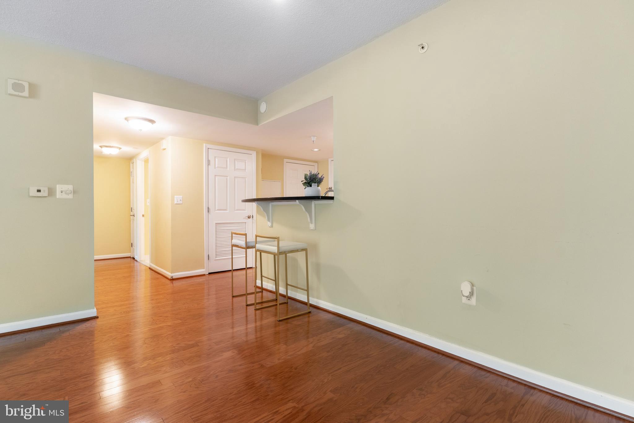 GALLERY AT WHITE FLINT - Residential