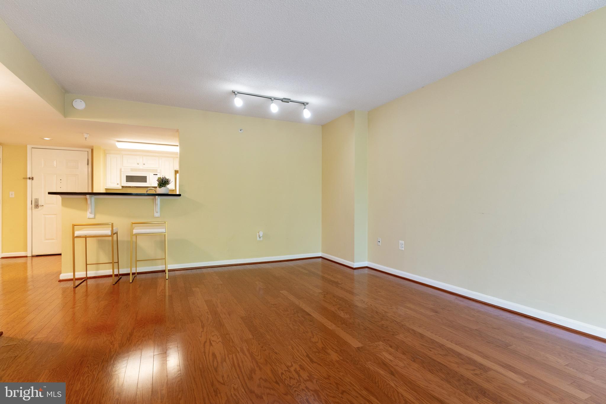 GALLERY AT WHITE FLINT - Residential