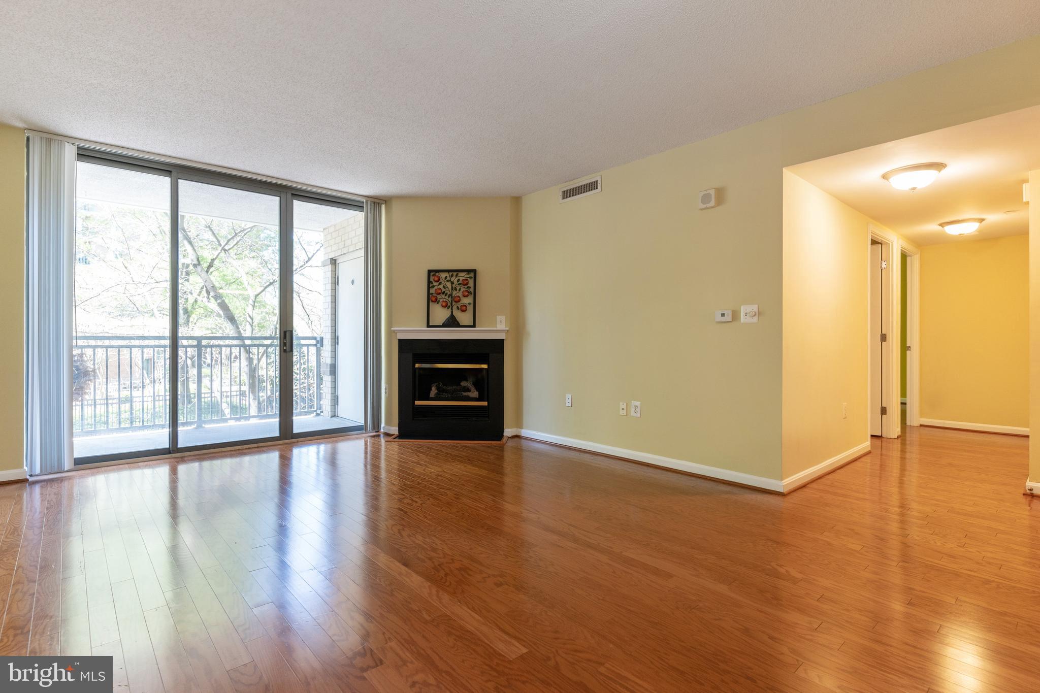 GALLERY AT WHITE FLINT - Residential