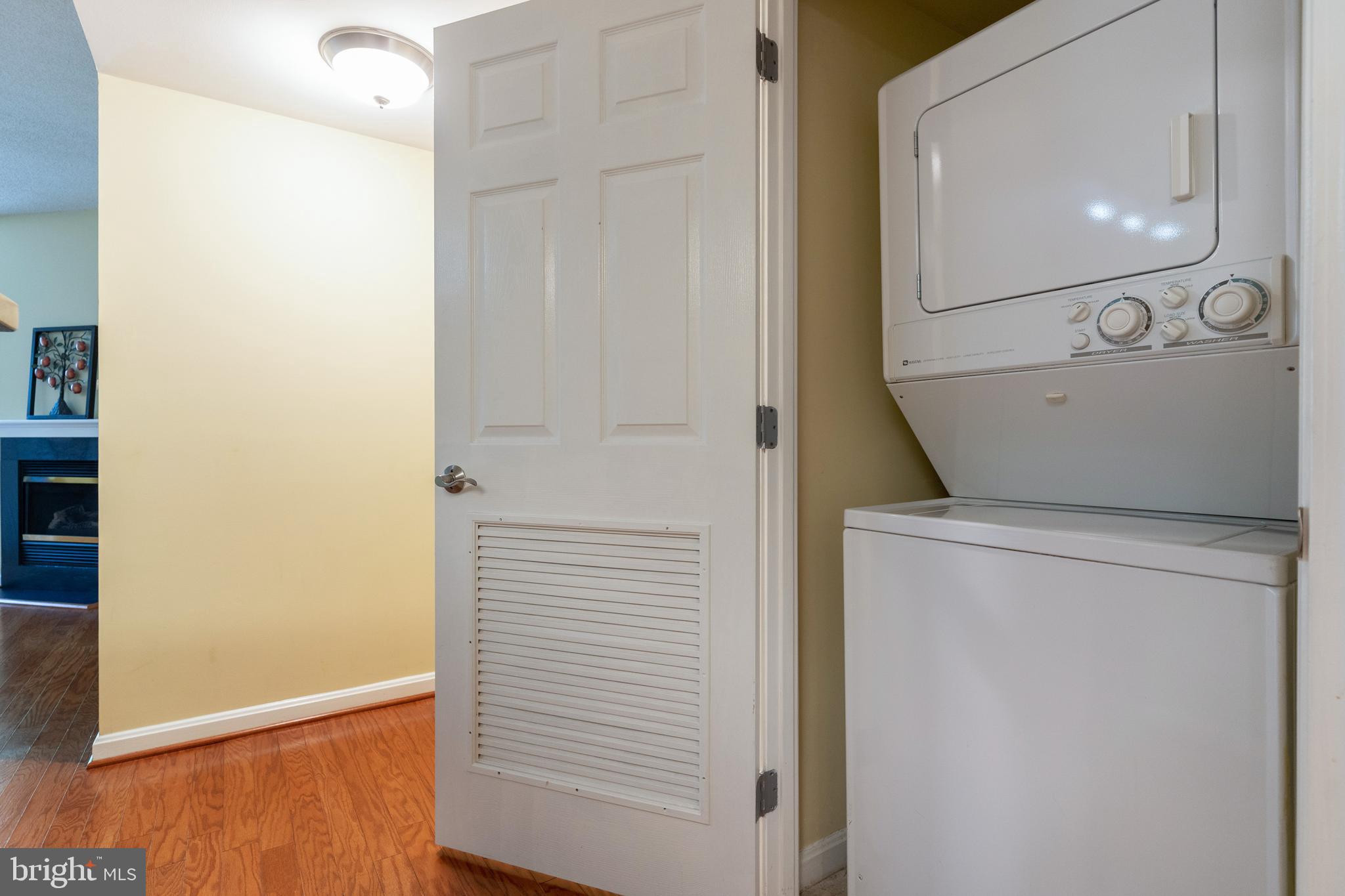 GALLERY AT WHITE FLINT - Residential