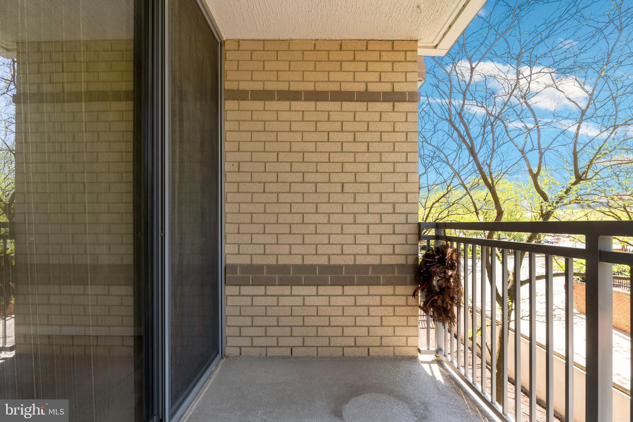 GALLERY AT WHITE FLINT - Residential