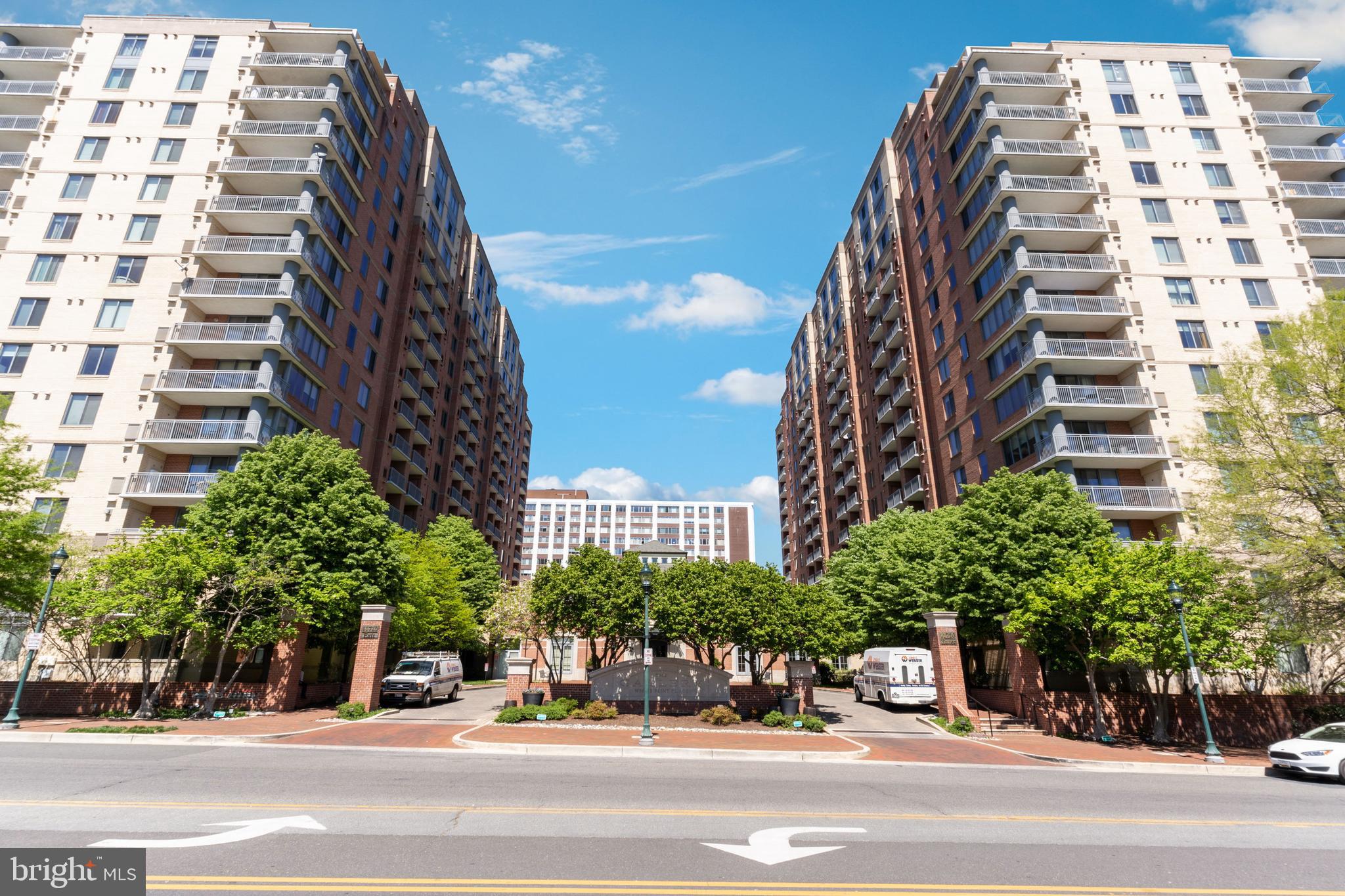 GALLERY AT WHITE FLINT - Residential