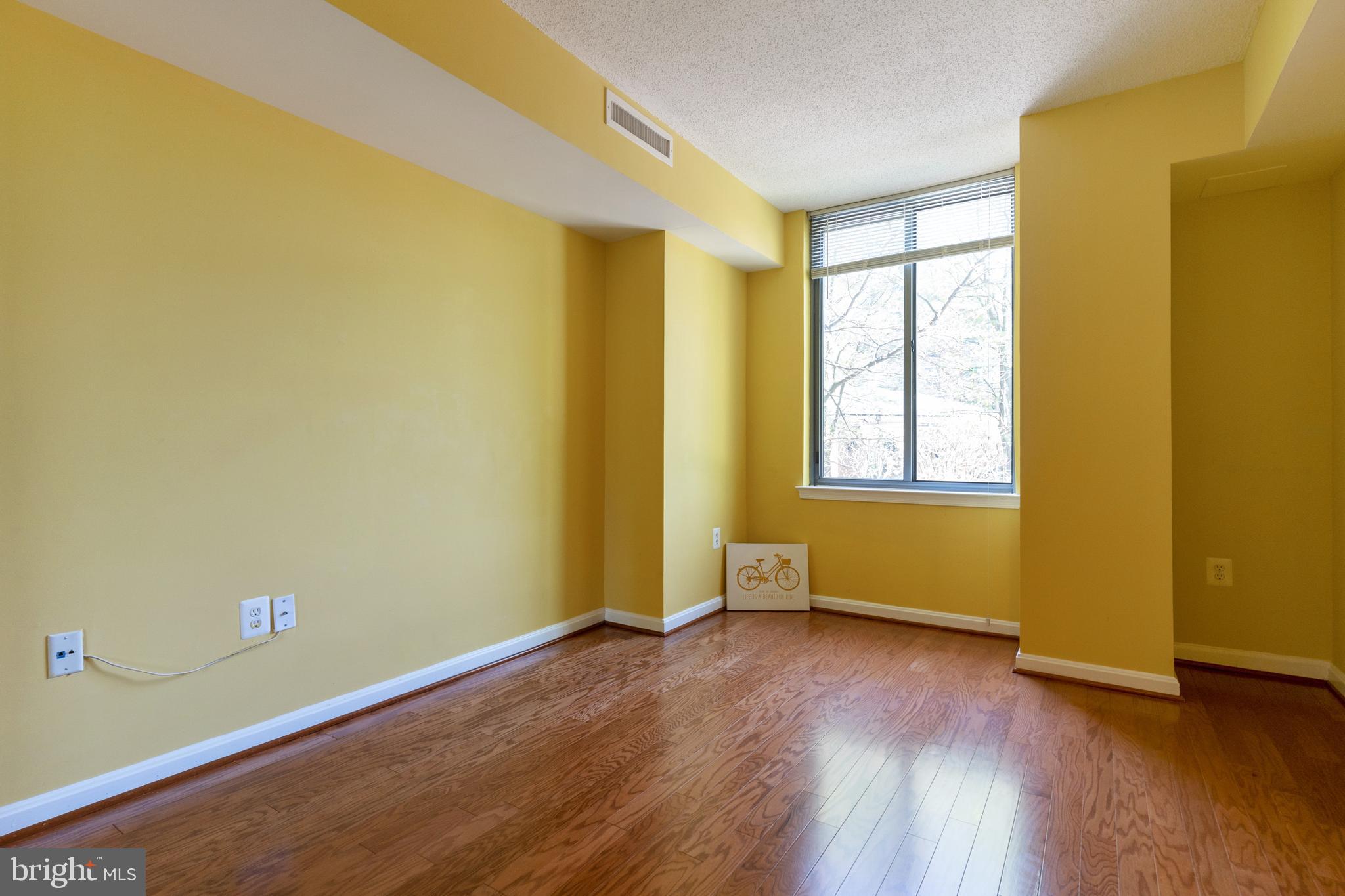 GALLERY AT WHITE FLINT - Residential