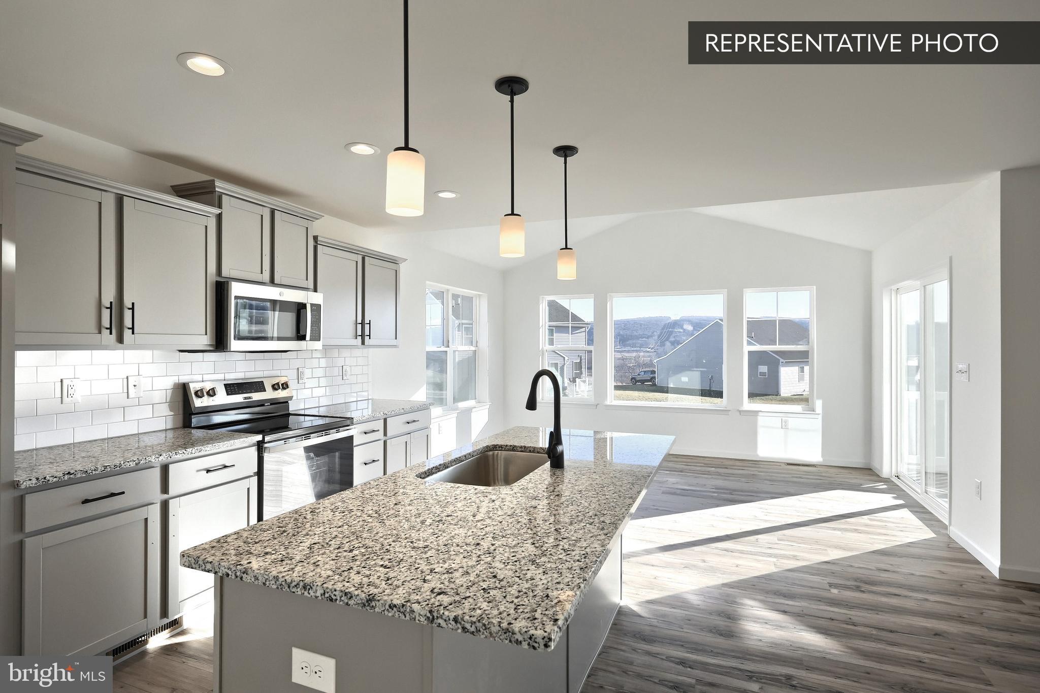 SUMMIT RIDGE - Residential