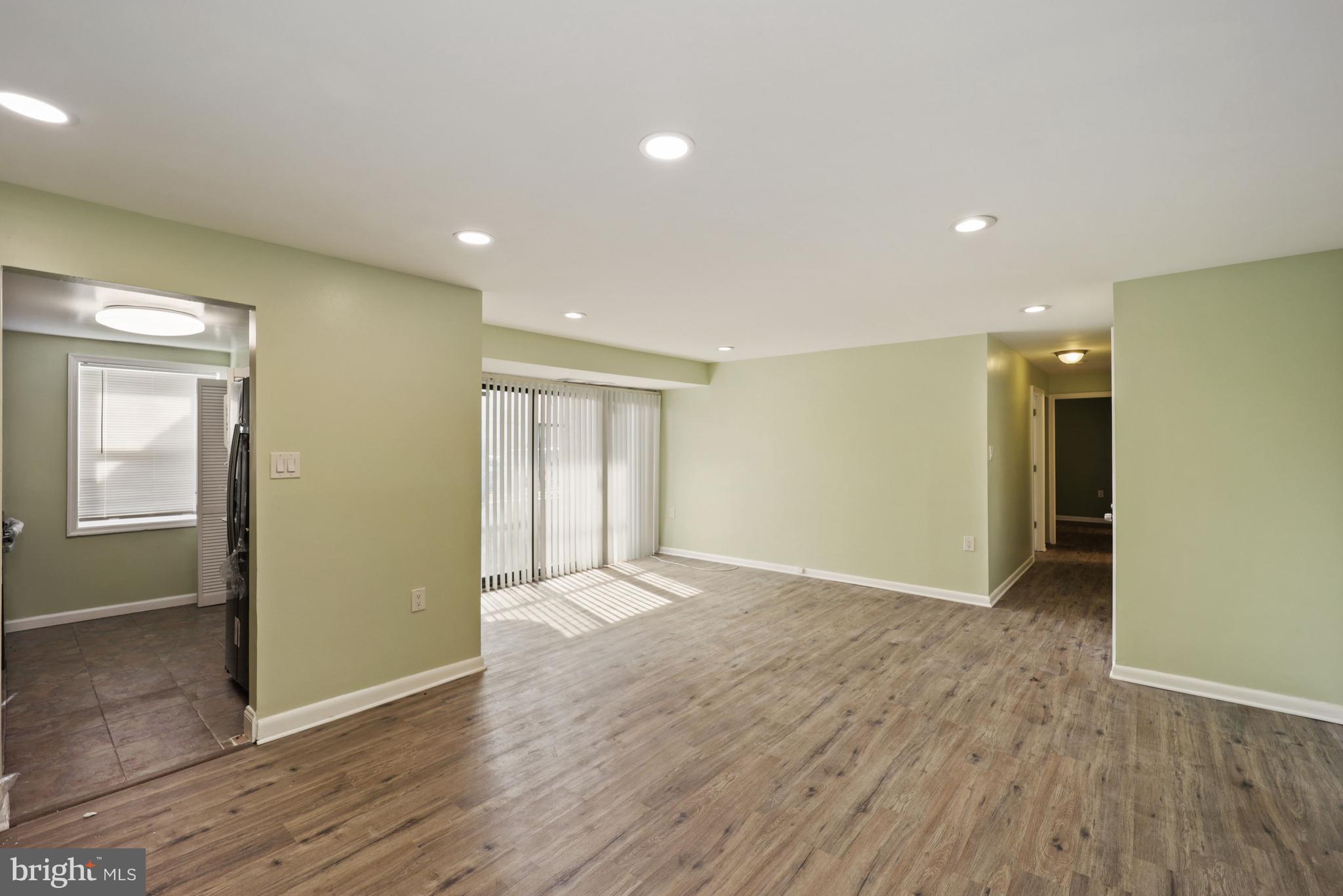 FOREST SPRING CONDO-PHAS - Residential