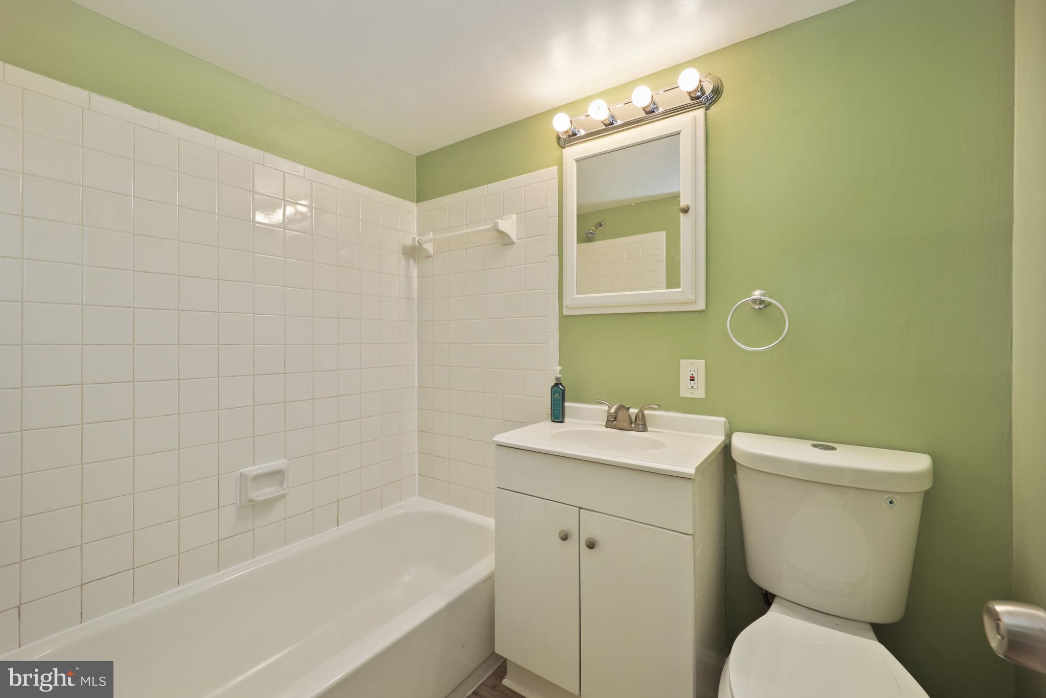 FOREST SPRING CONDO-PHAS - Residential