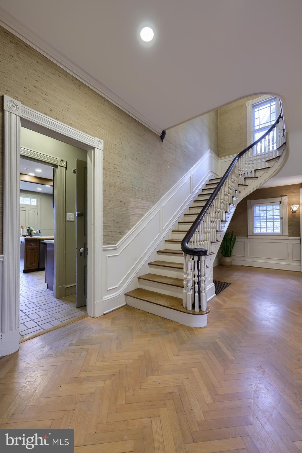 THE AVENUES - Residential