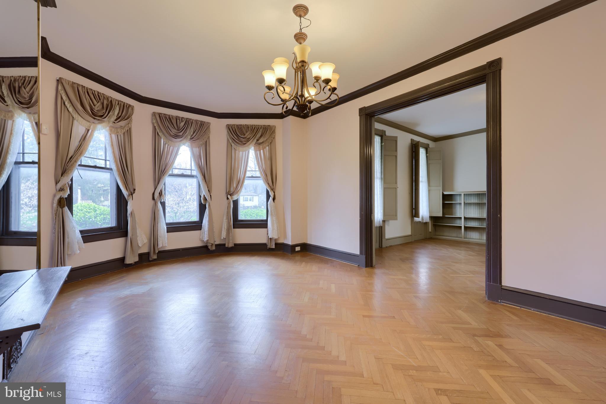 THE AVENUES - Residential