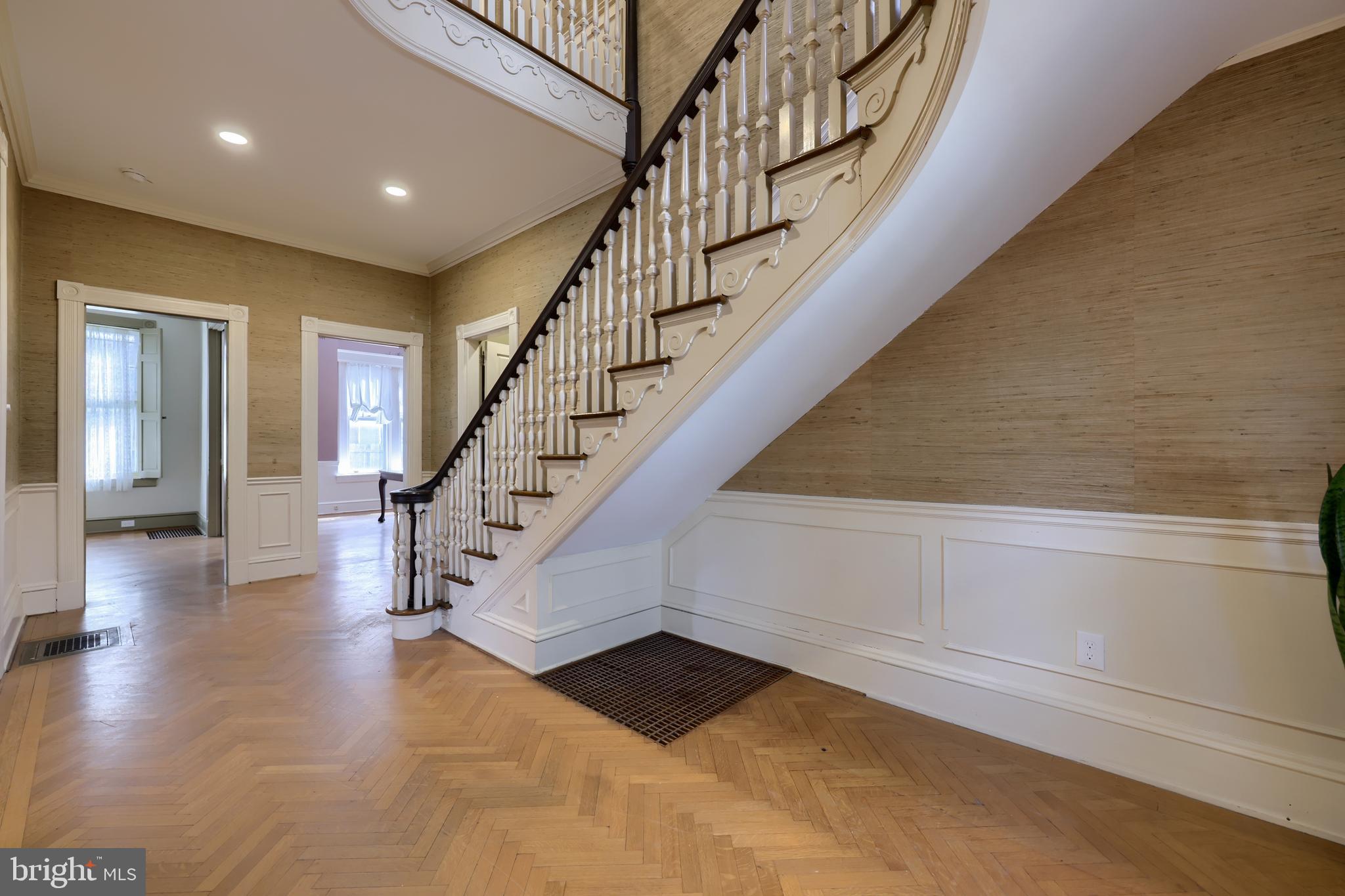 THE AVENUES - Residential