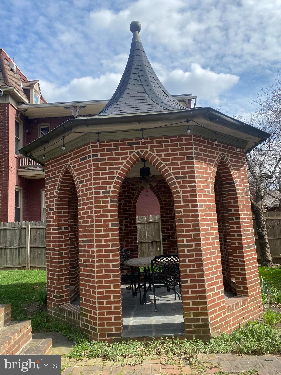 THE AVENUES - Residential