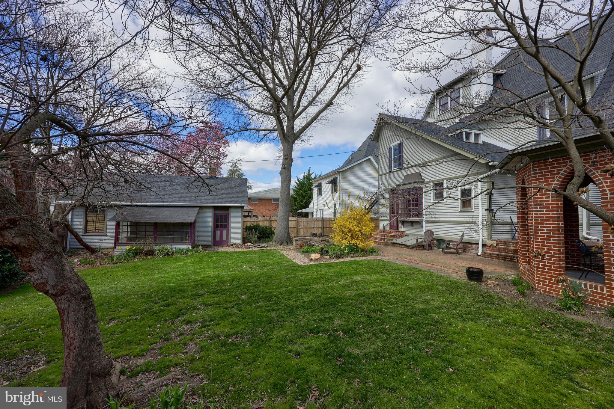THE AVENUES - Residential