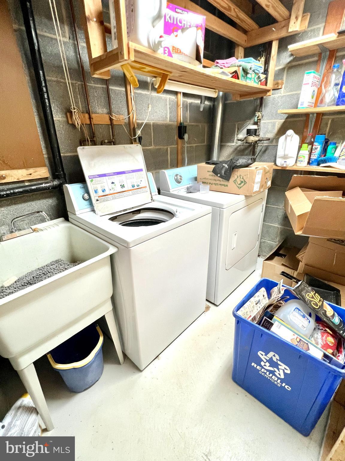 COUNTRY CREEK - Residential Lease