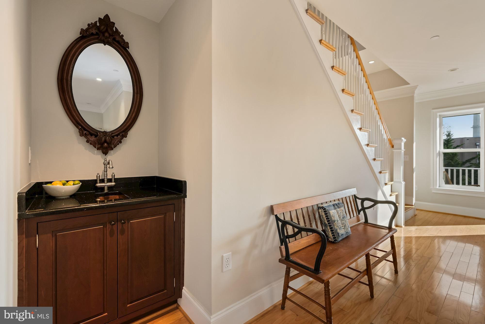 CAPITOL HILL - Residential