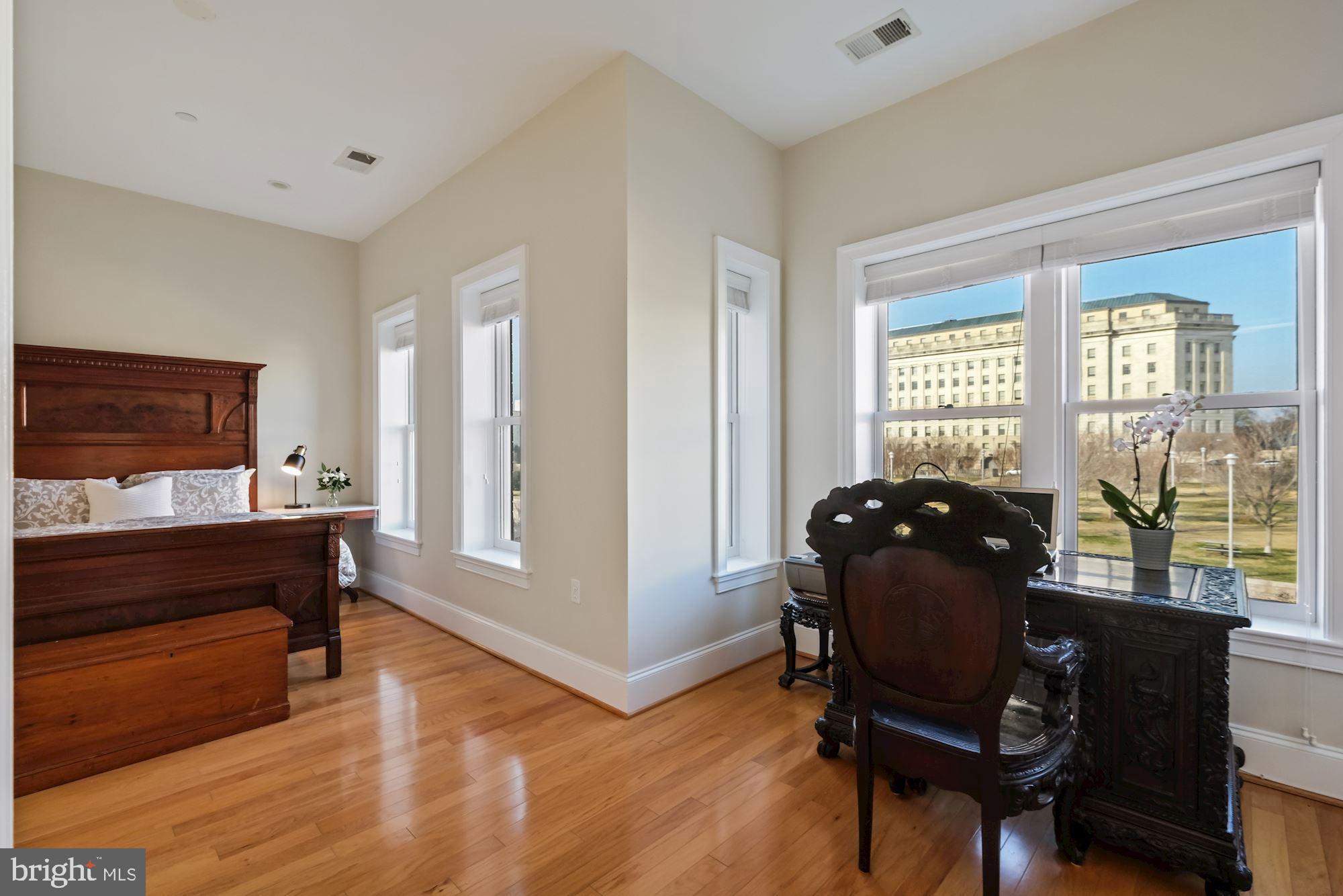 CAPITOL HILL - Residential