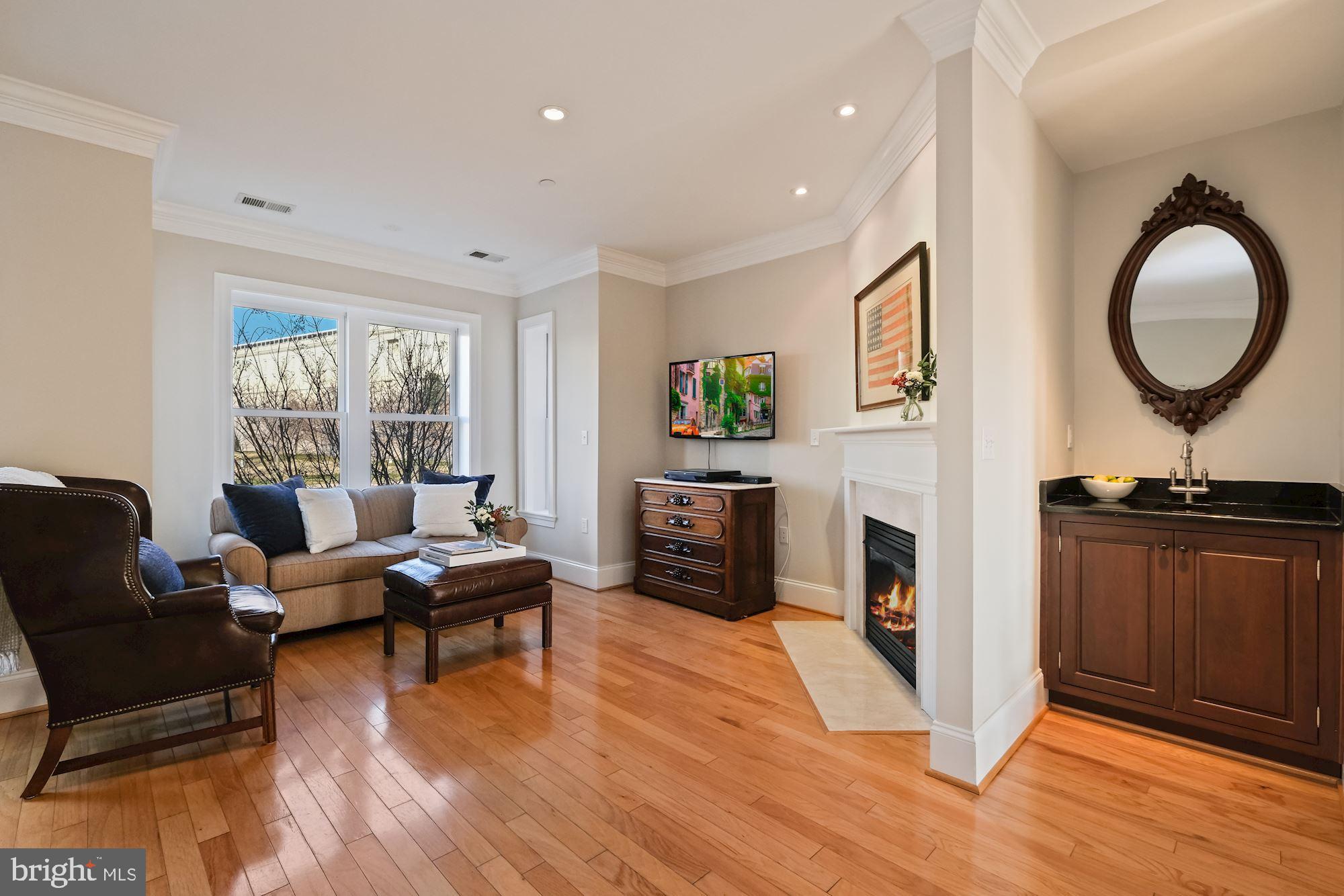 CAPITOL HILL - Residential