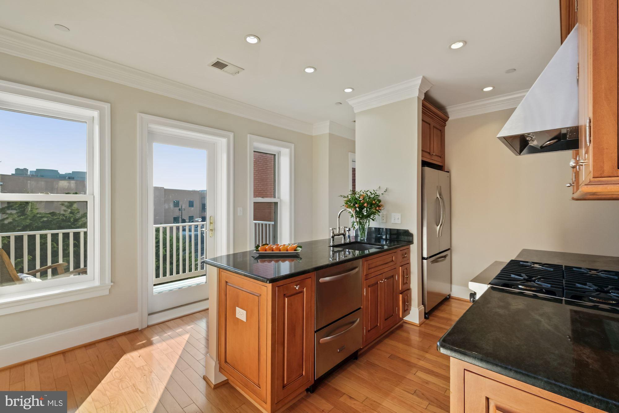 CAPITOL HILL - Residential