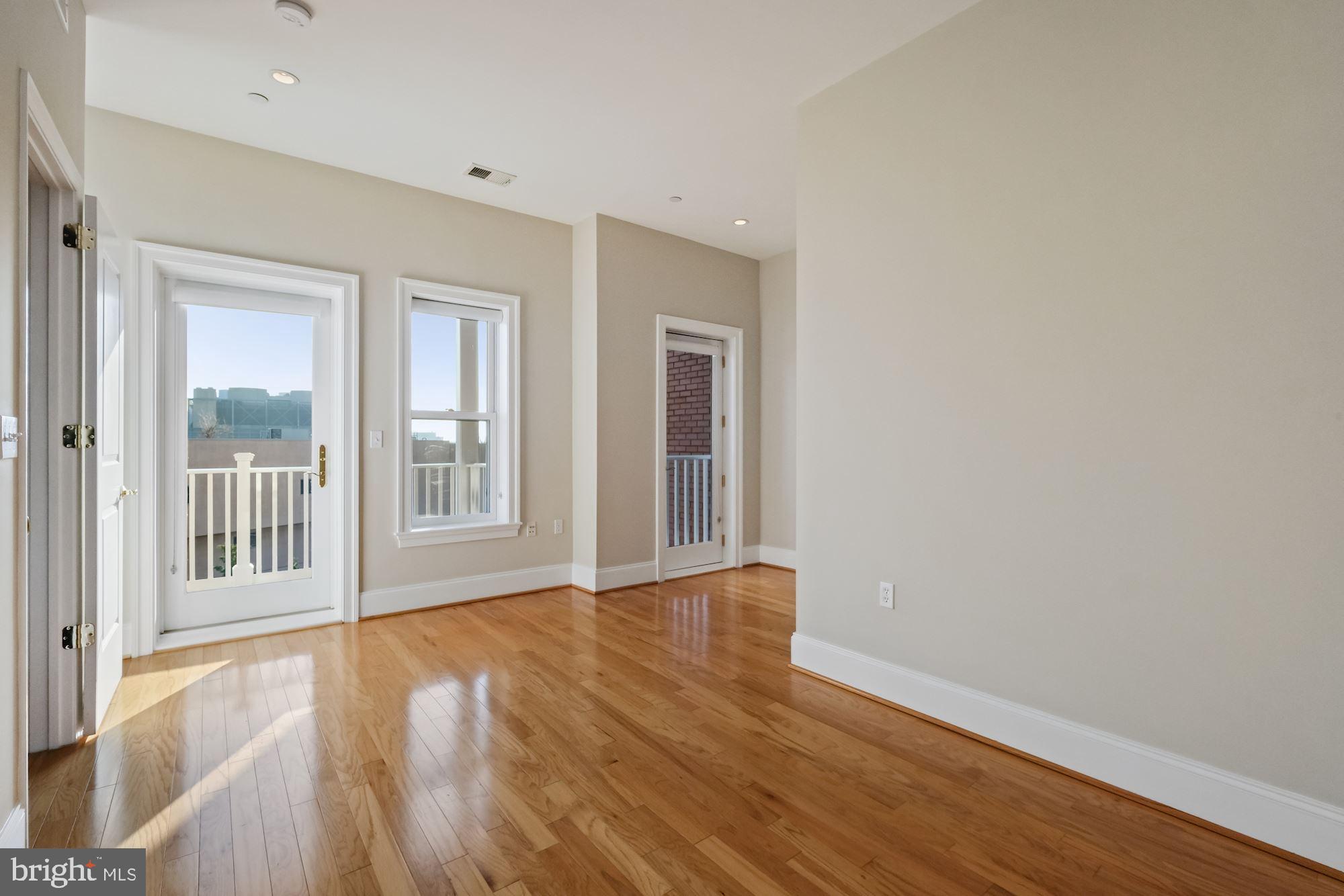 CAPITOL HILL - Residential