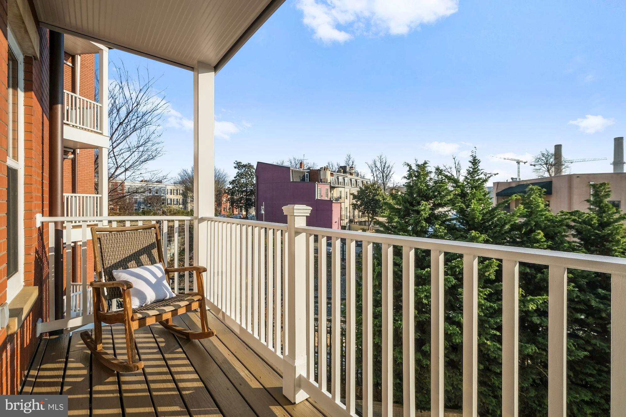 CAPITOL HILL - Residential