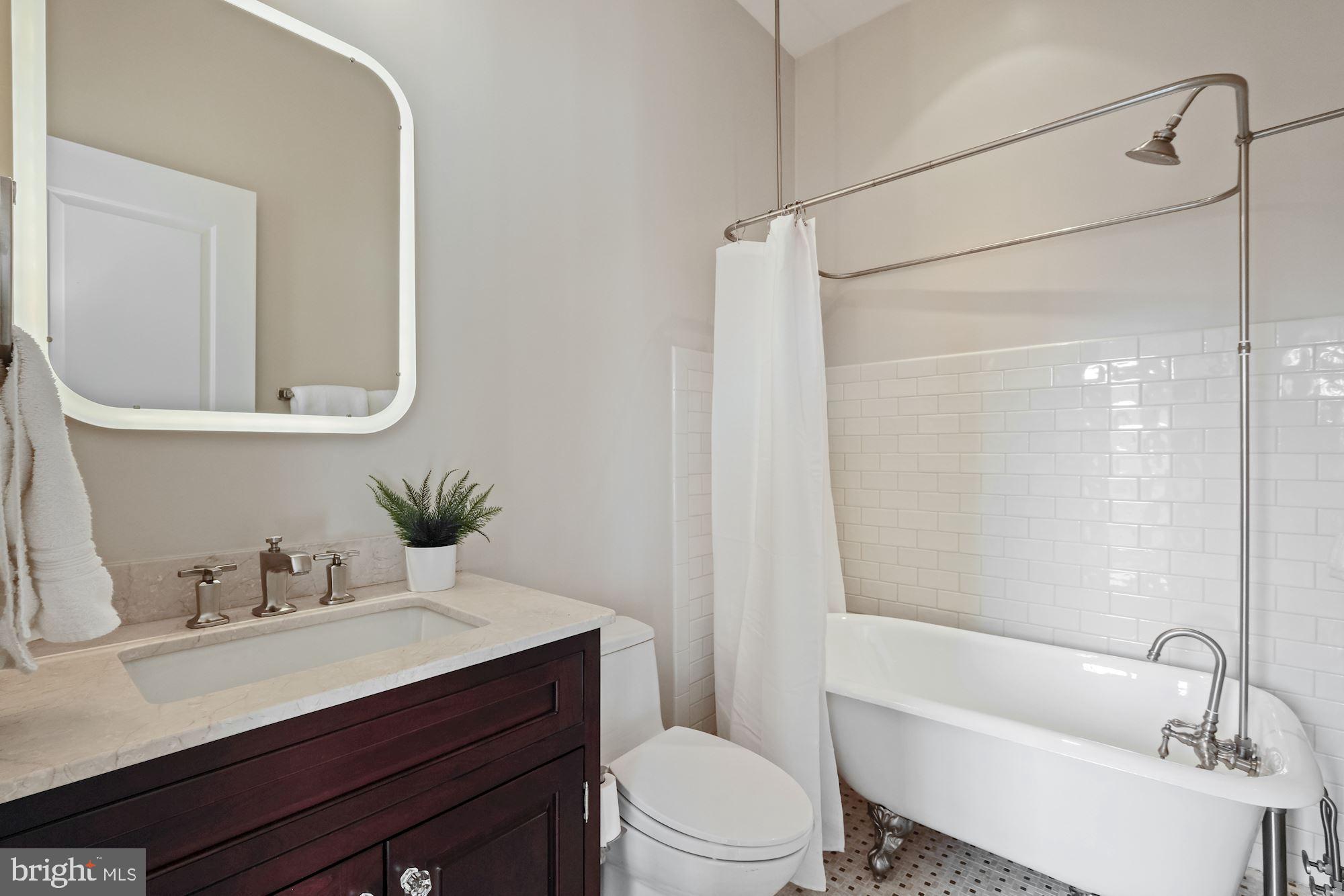 CAPITOL HILL - Residential
