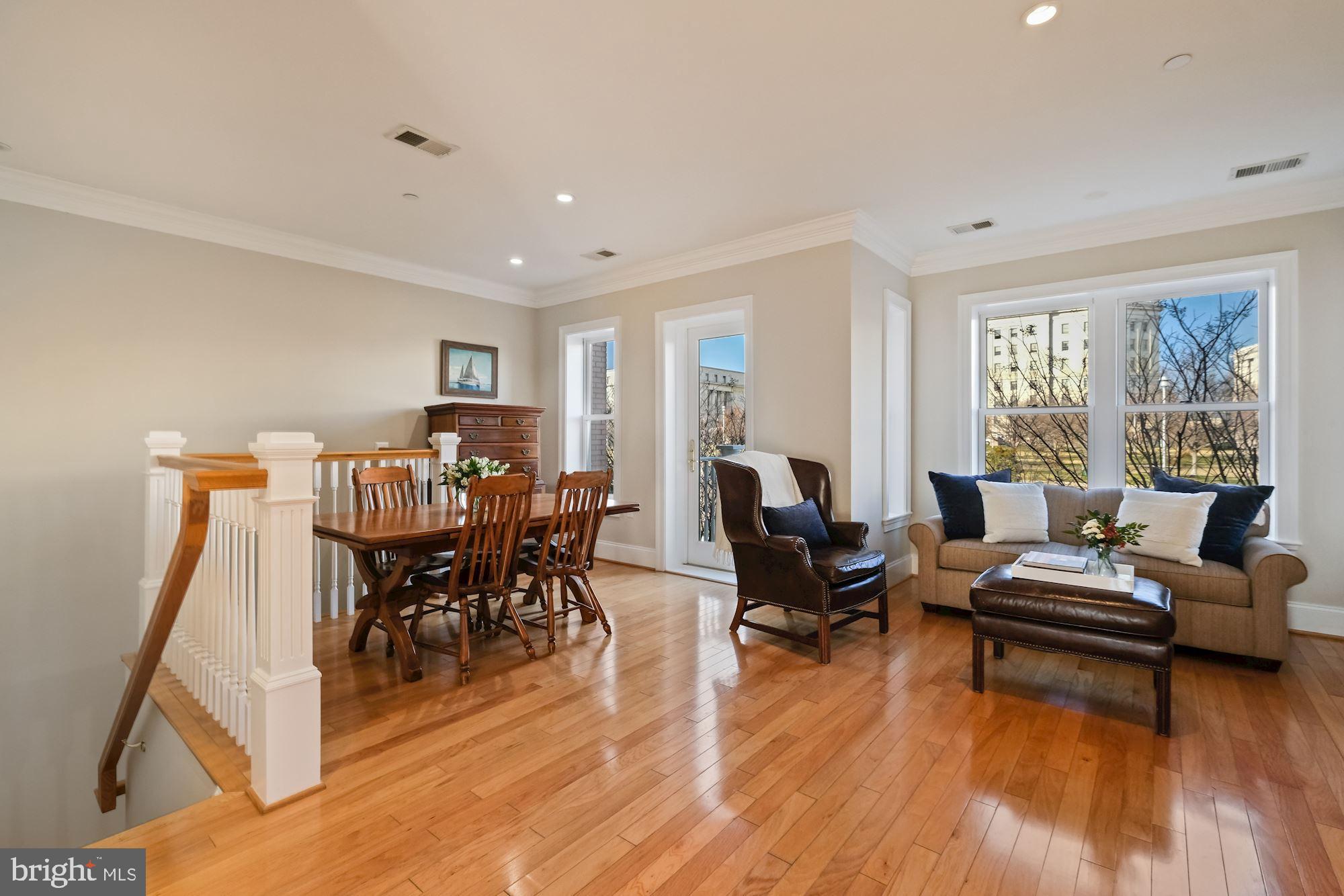 CAPITOL HILL - Residential