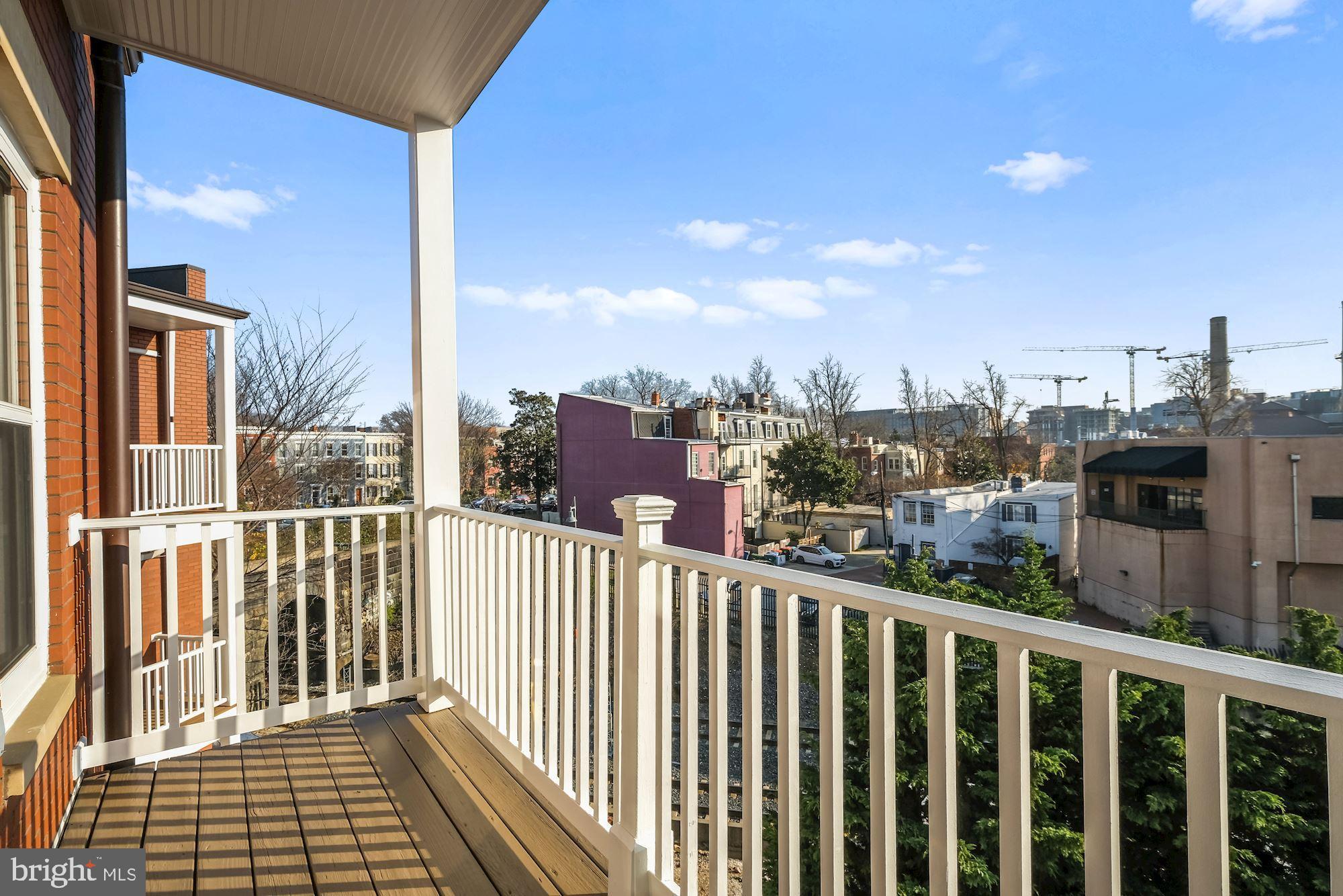 CAPITOL HILL - Residential
