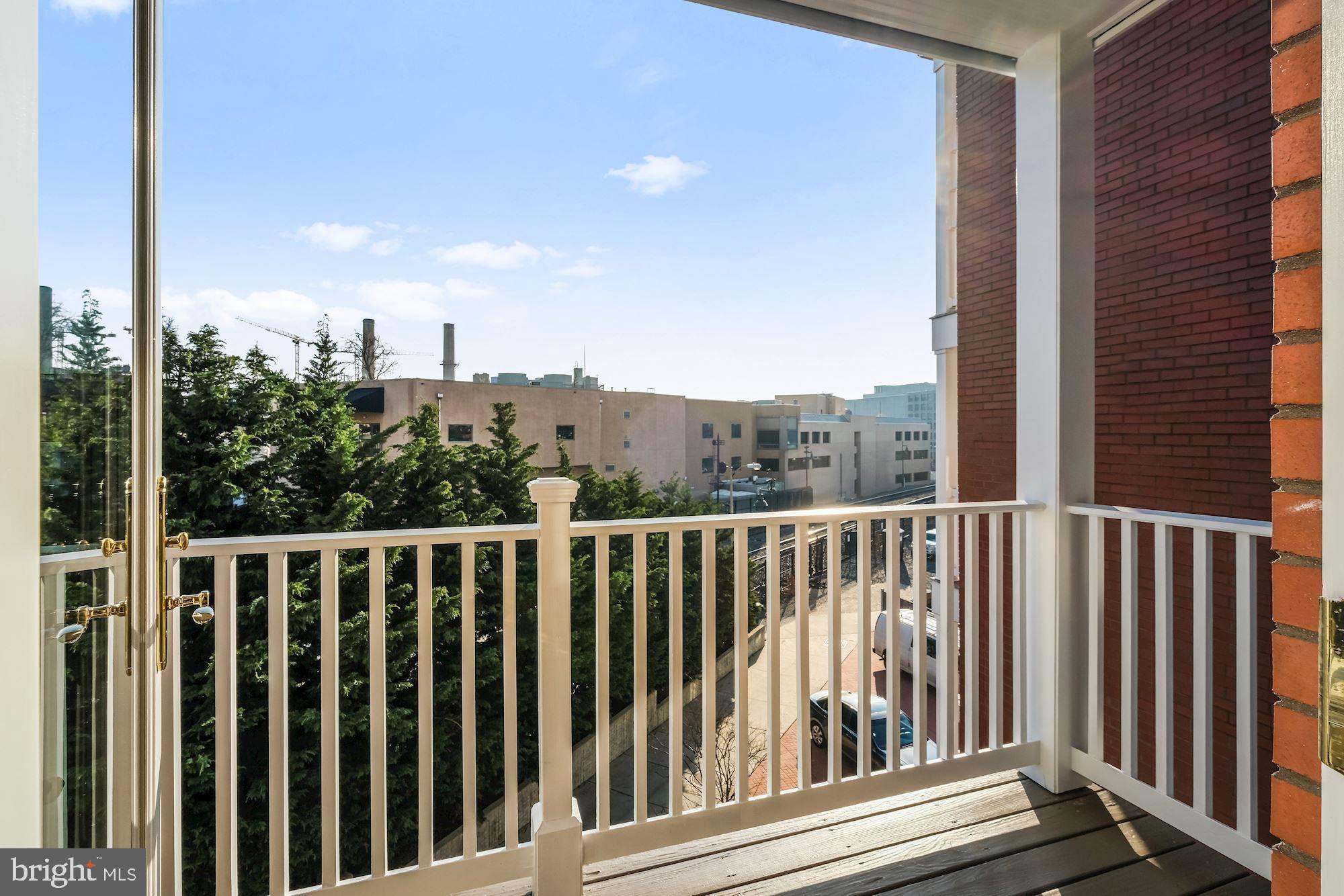 CAPITOL HILL - Residential