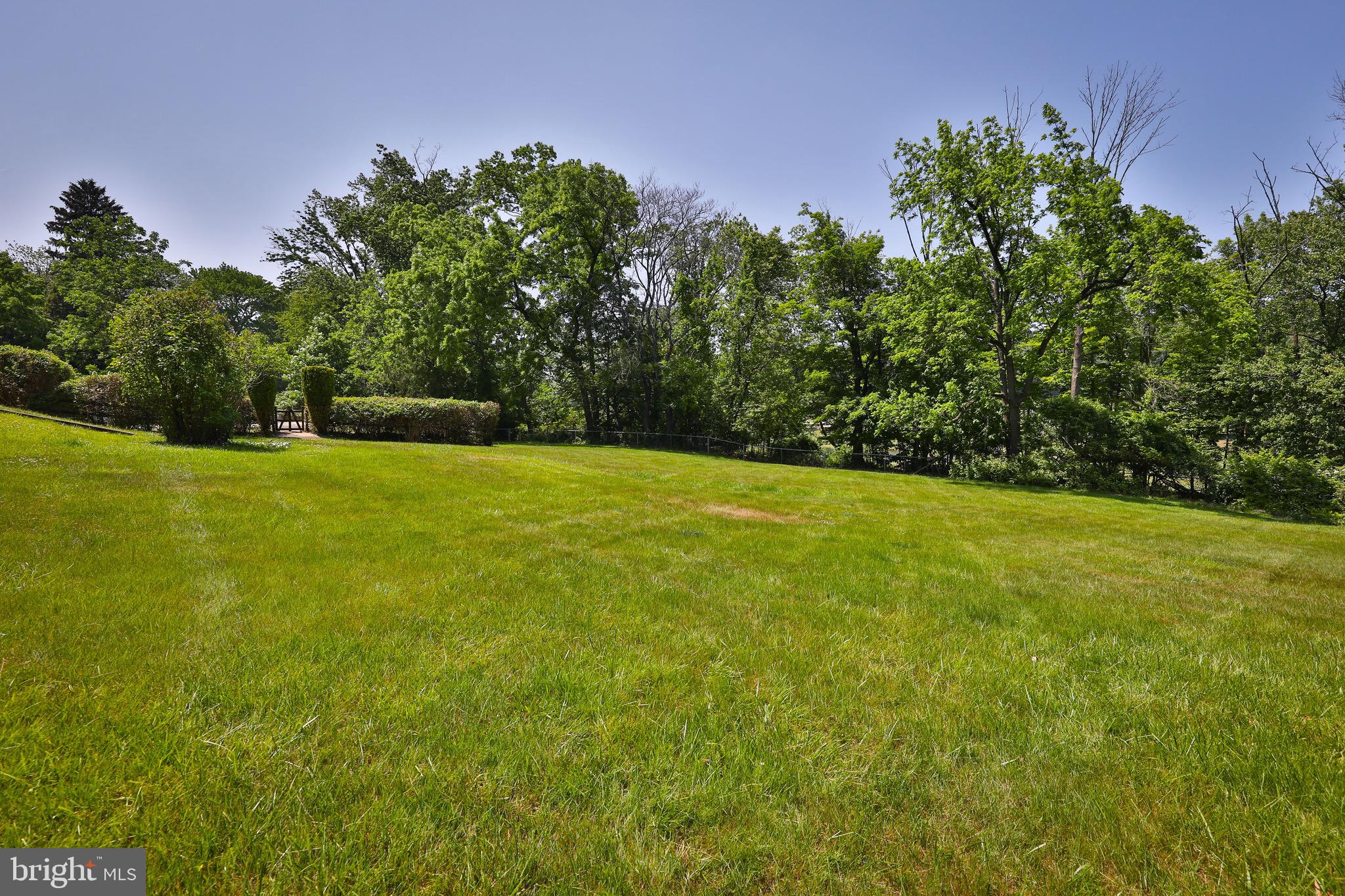 HUNTINGDON VALLEY - Residential