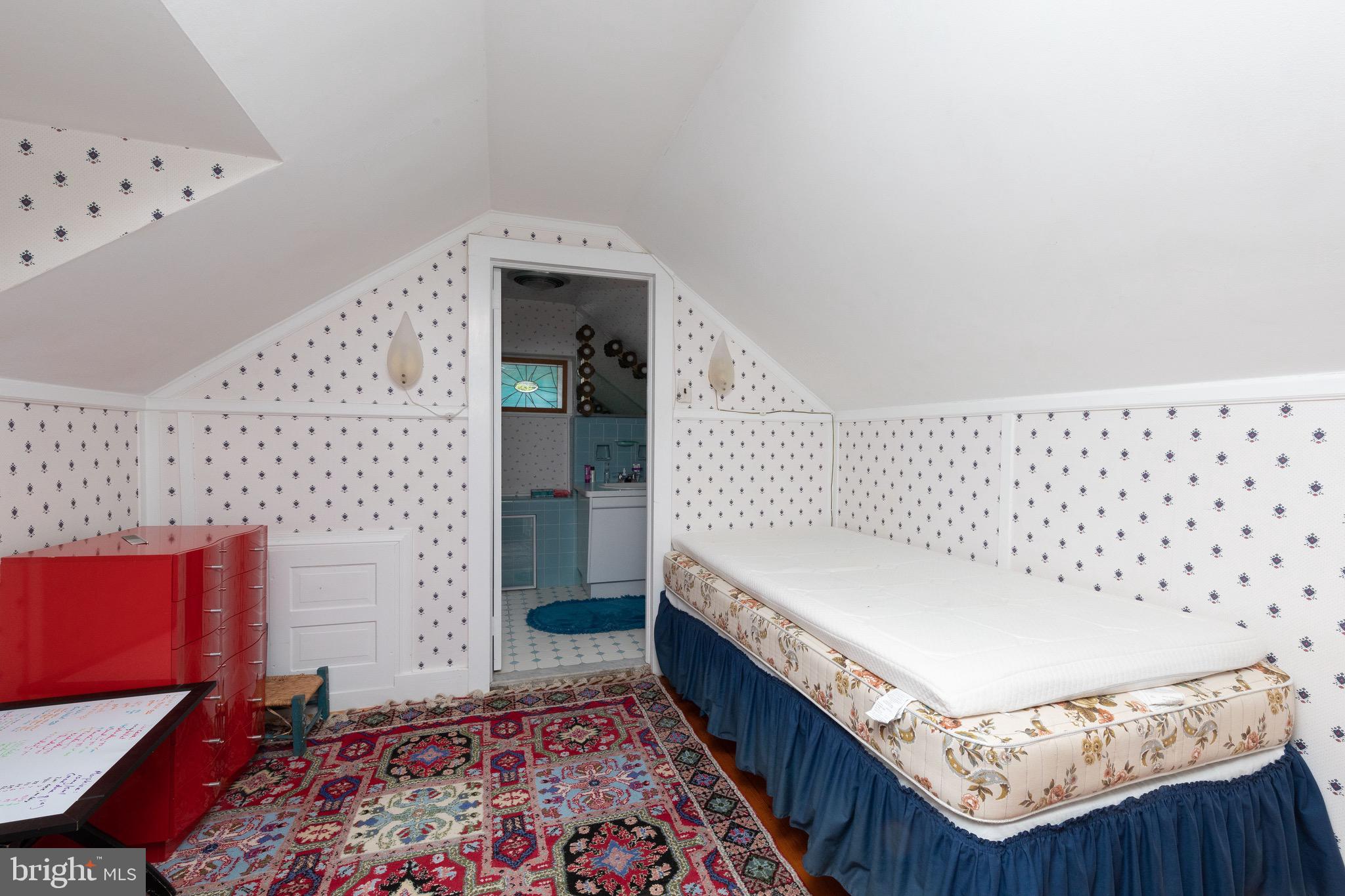 HUNTINGDON VALLEY - Residential