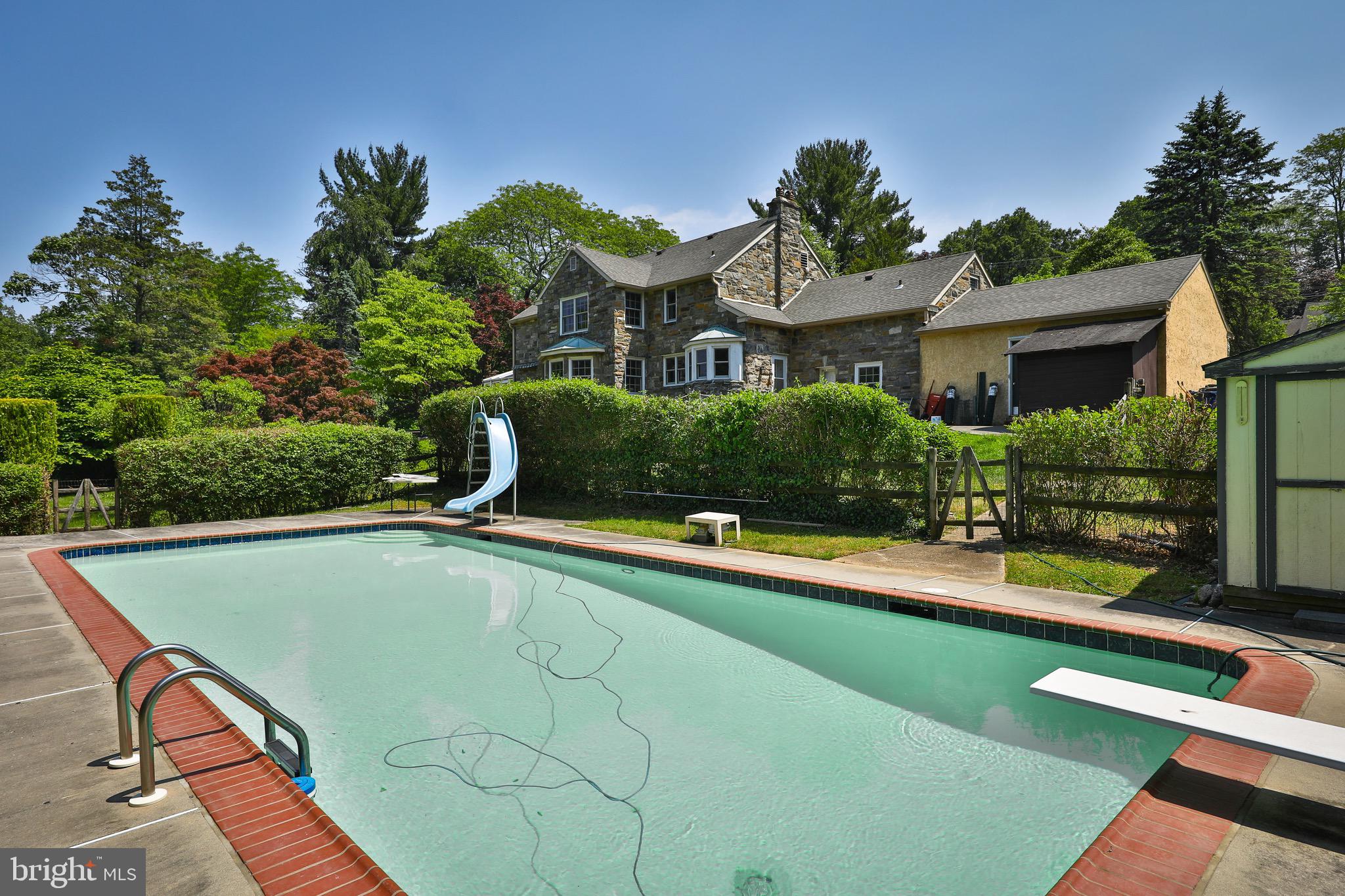 HUNTINGDON VALLEY - Residential