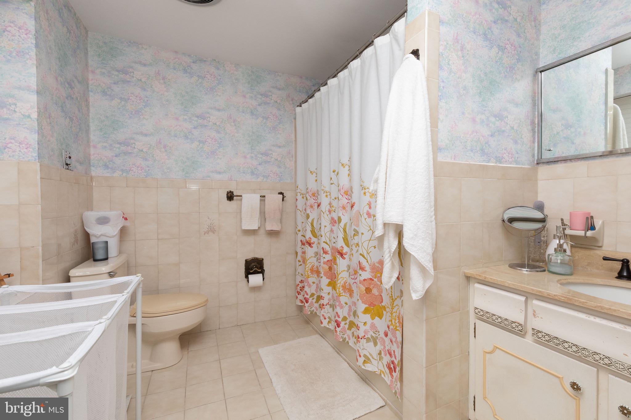 HUNTINGDON VALLEY - Residential