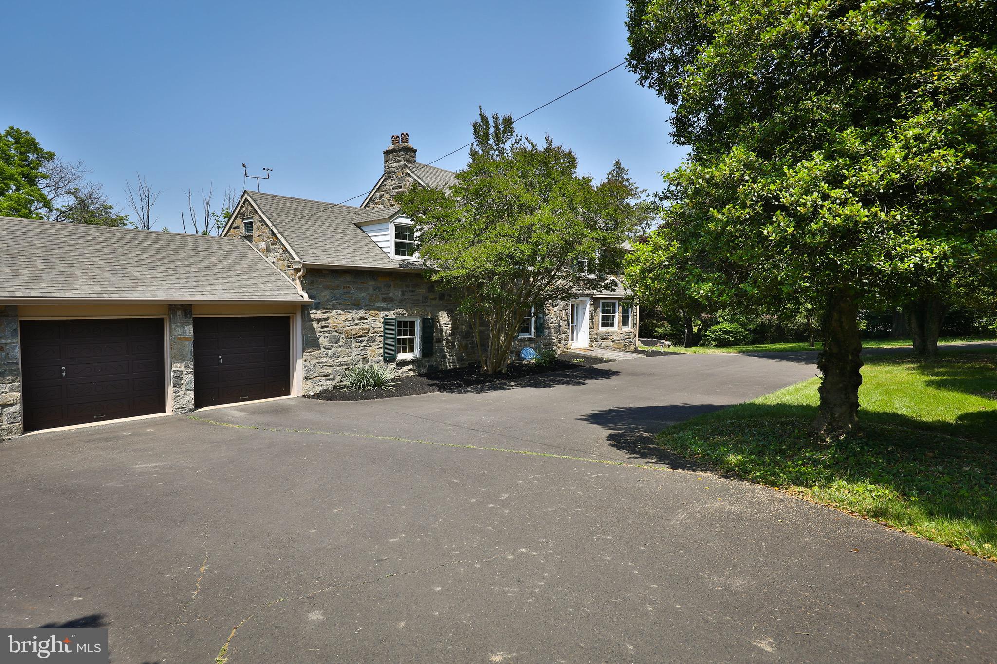 HUNTINGDON VALLEY - Residential