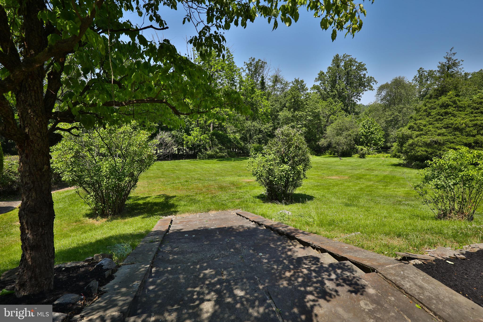 HUNTINGDON VALLEY - Residential