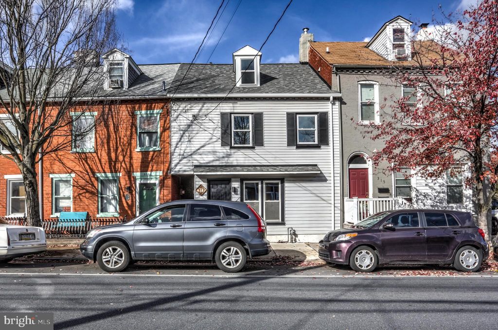 Photo of 317 W WALNUT ST, LANCASTER, PA 17603 (MLS # PALA2027594)