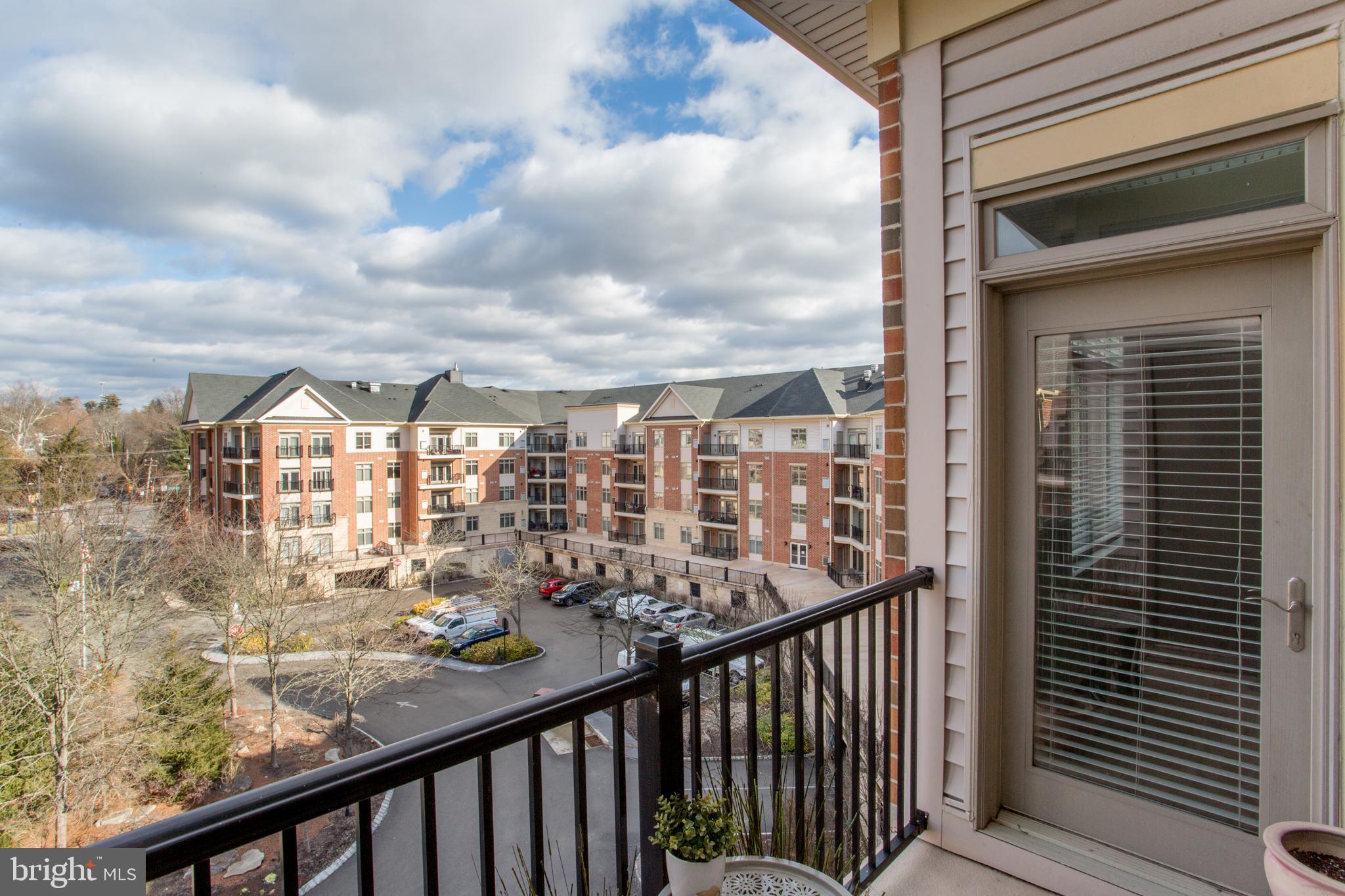 HUNTINGDON PLACE - Residential