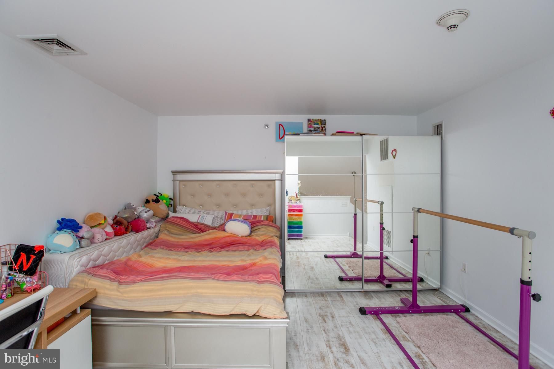 HUNTINGDON PLACE - Residential