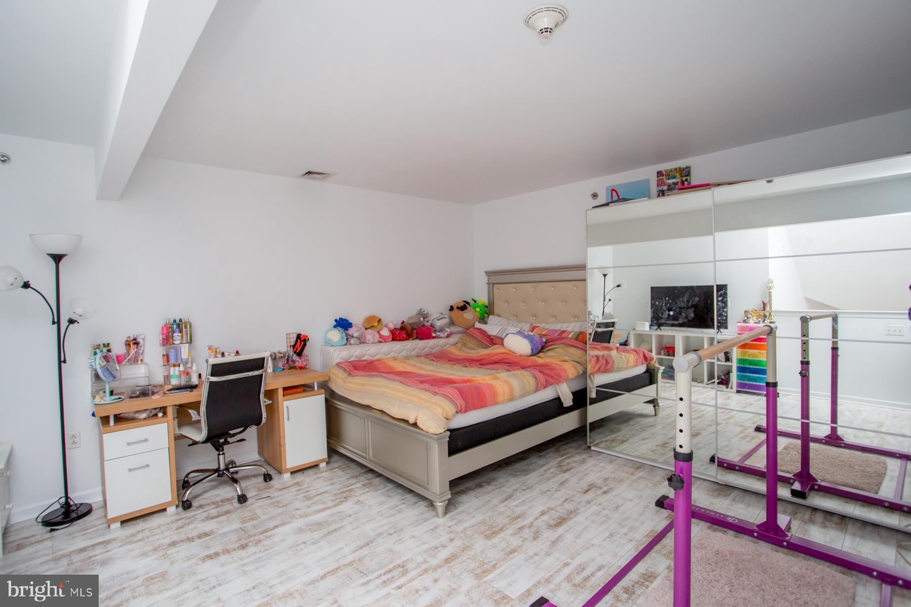 HUNTINGDON PLACE - Residential