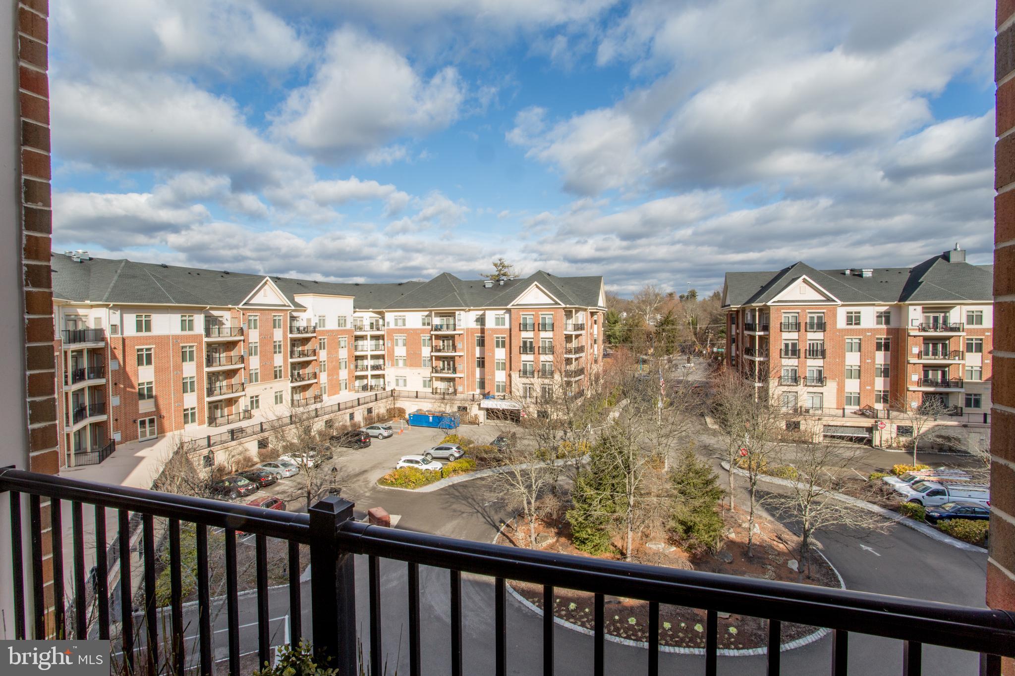 HUNTINGDON PLACE - Residential