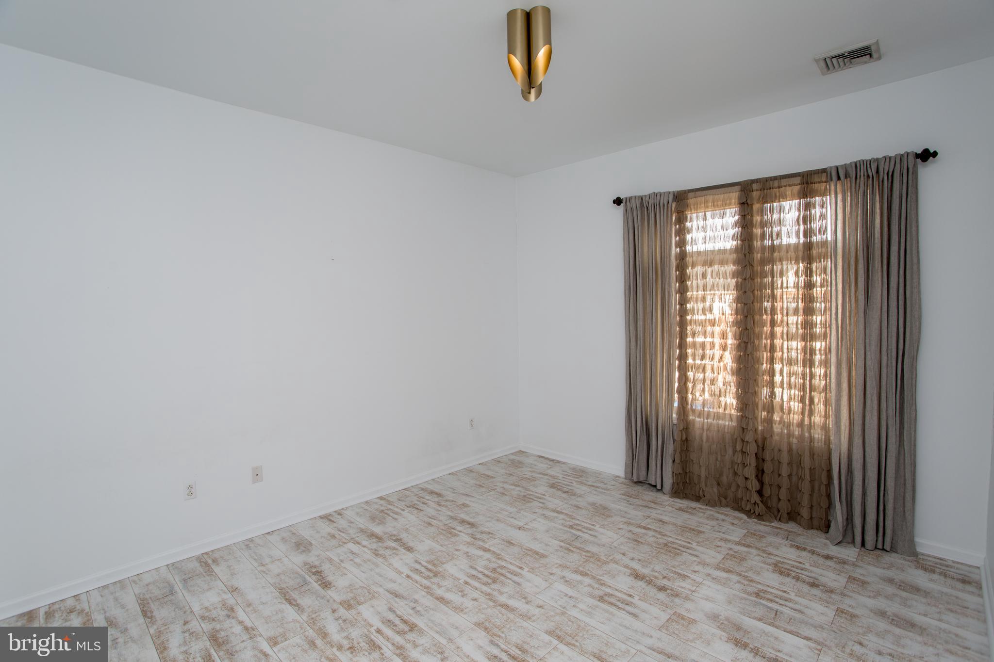 HUNTINGDON PLACE - Residential