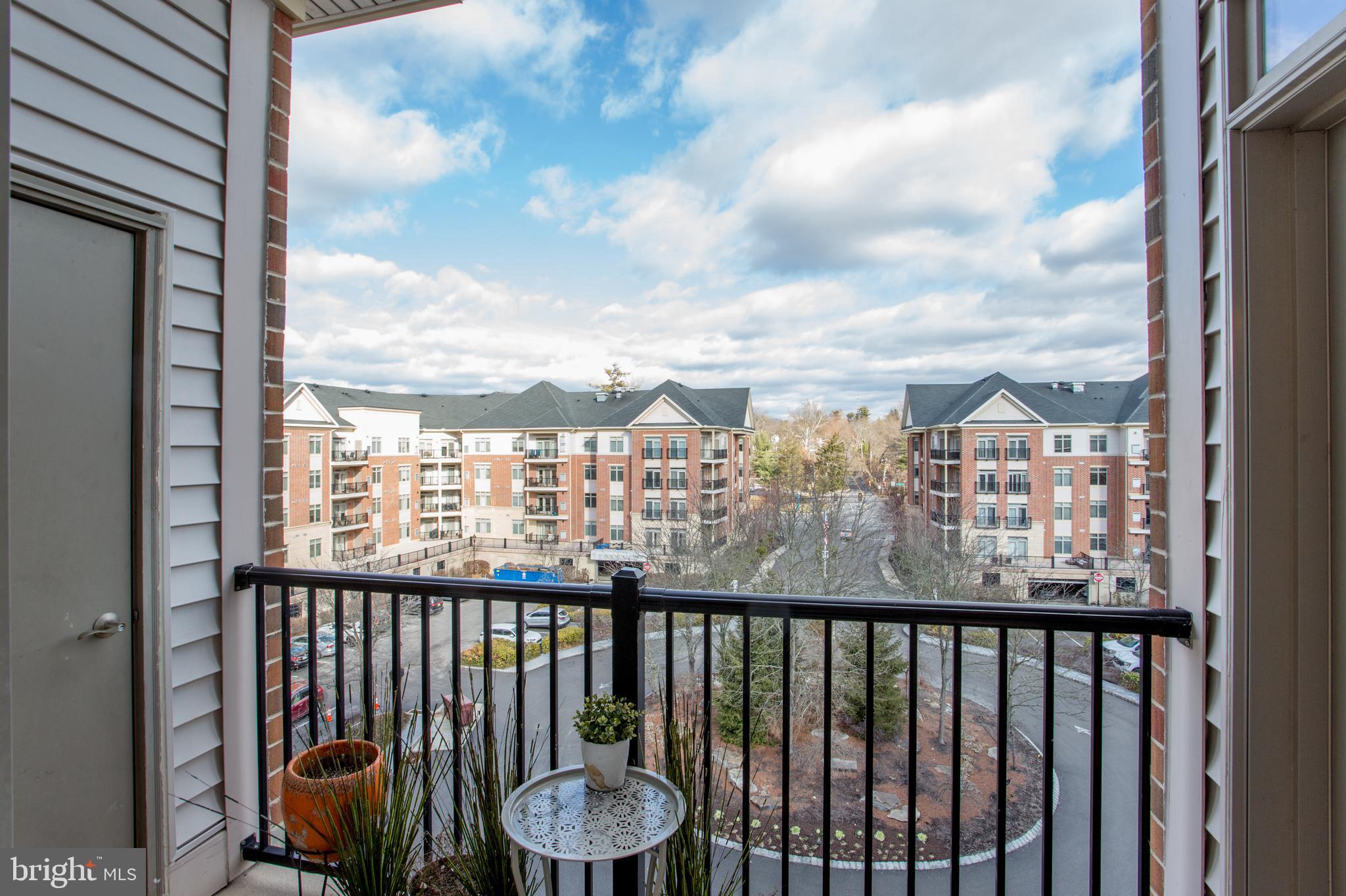 HUNTINGDON PLACE - Residential