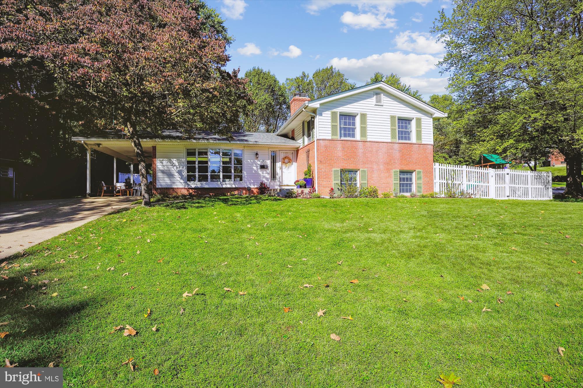 210 BURNT MILLS AVENUE
