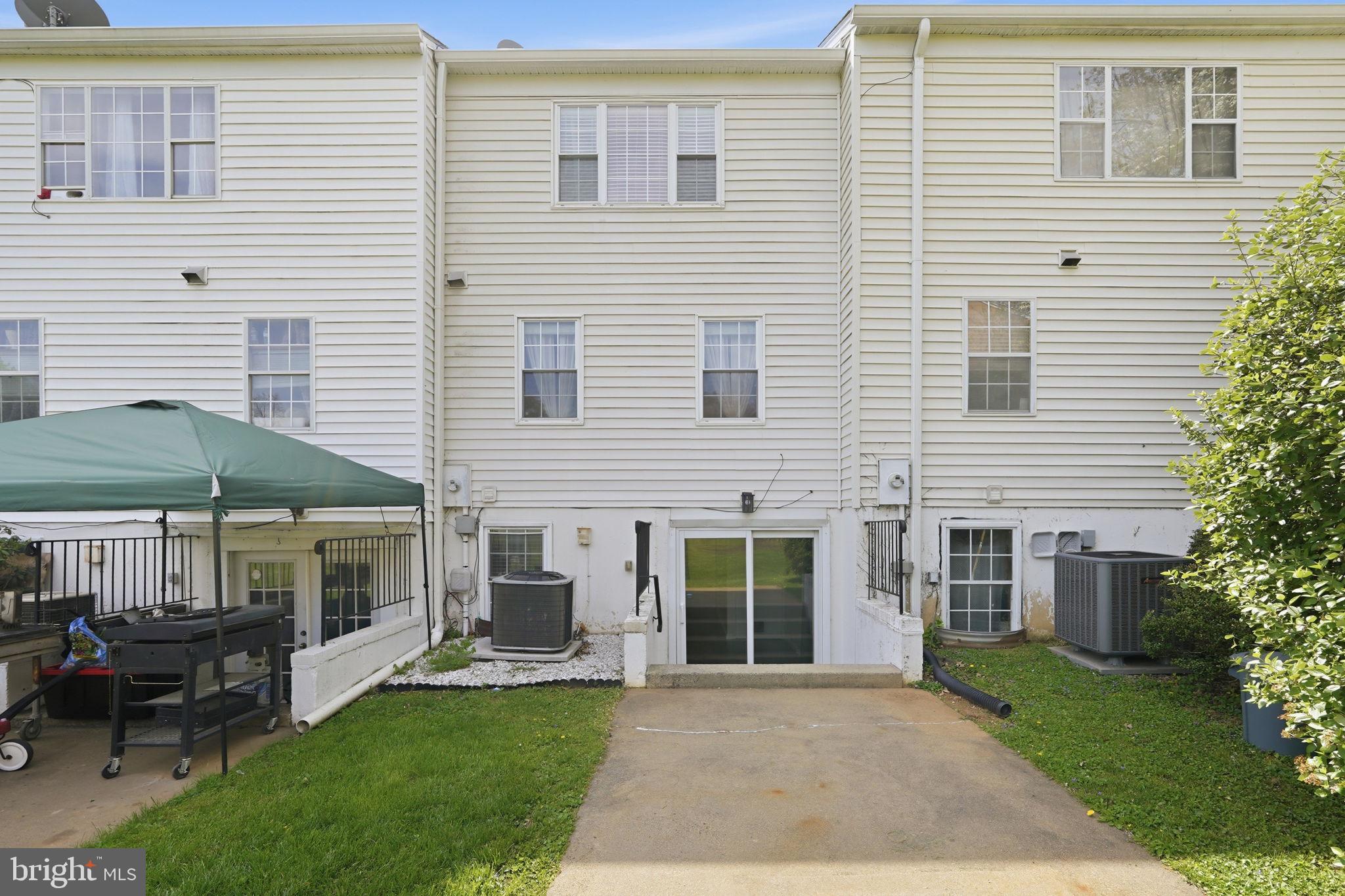 LEEDS SQUARE - Residential