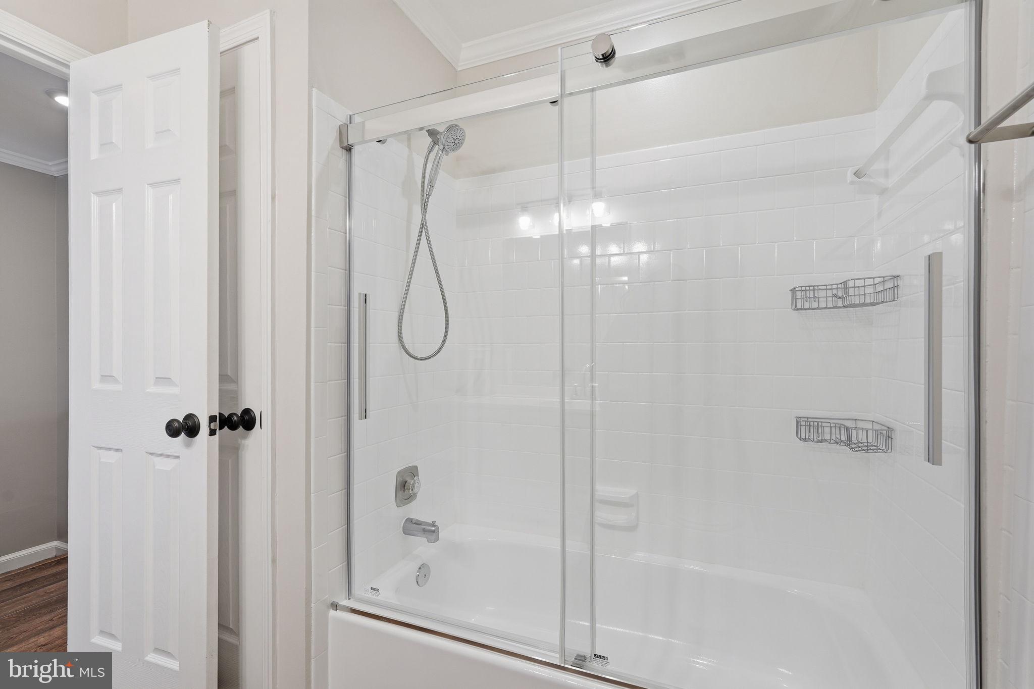 LEEDS SQUARE - Residential