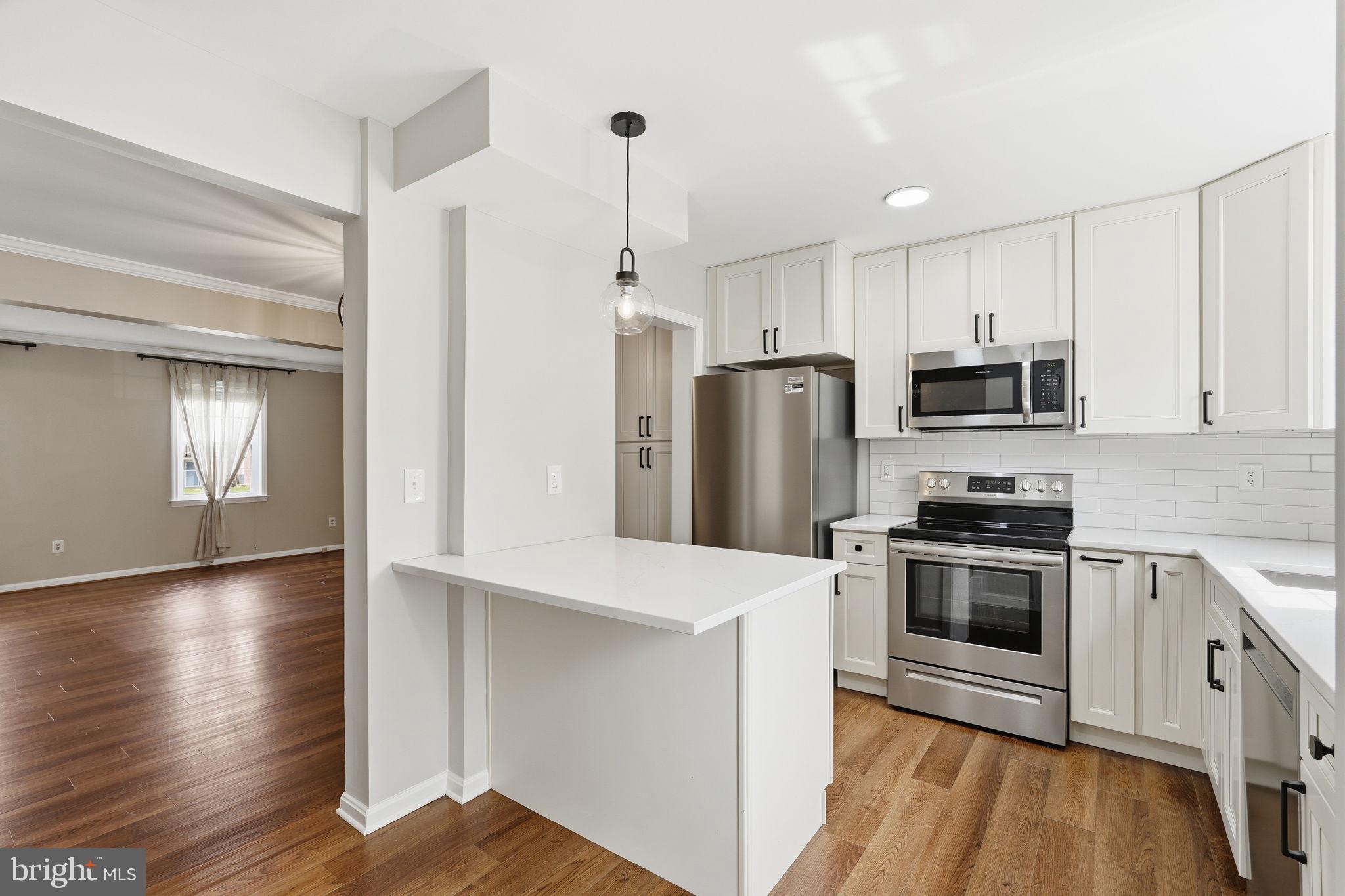 LEEDS SQUARE - Residential