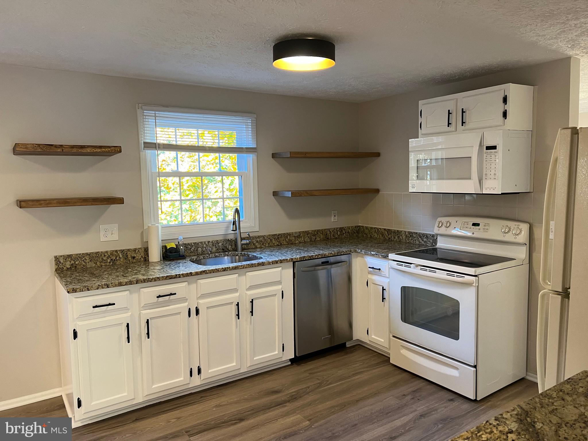 POLO FIELDS - Residential Lease