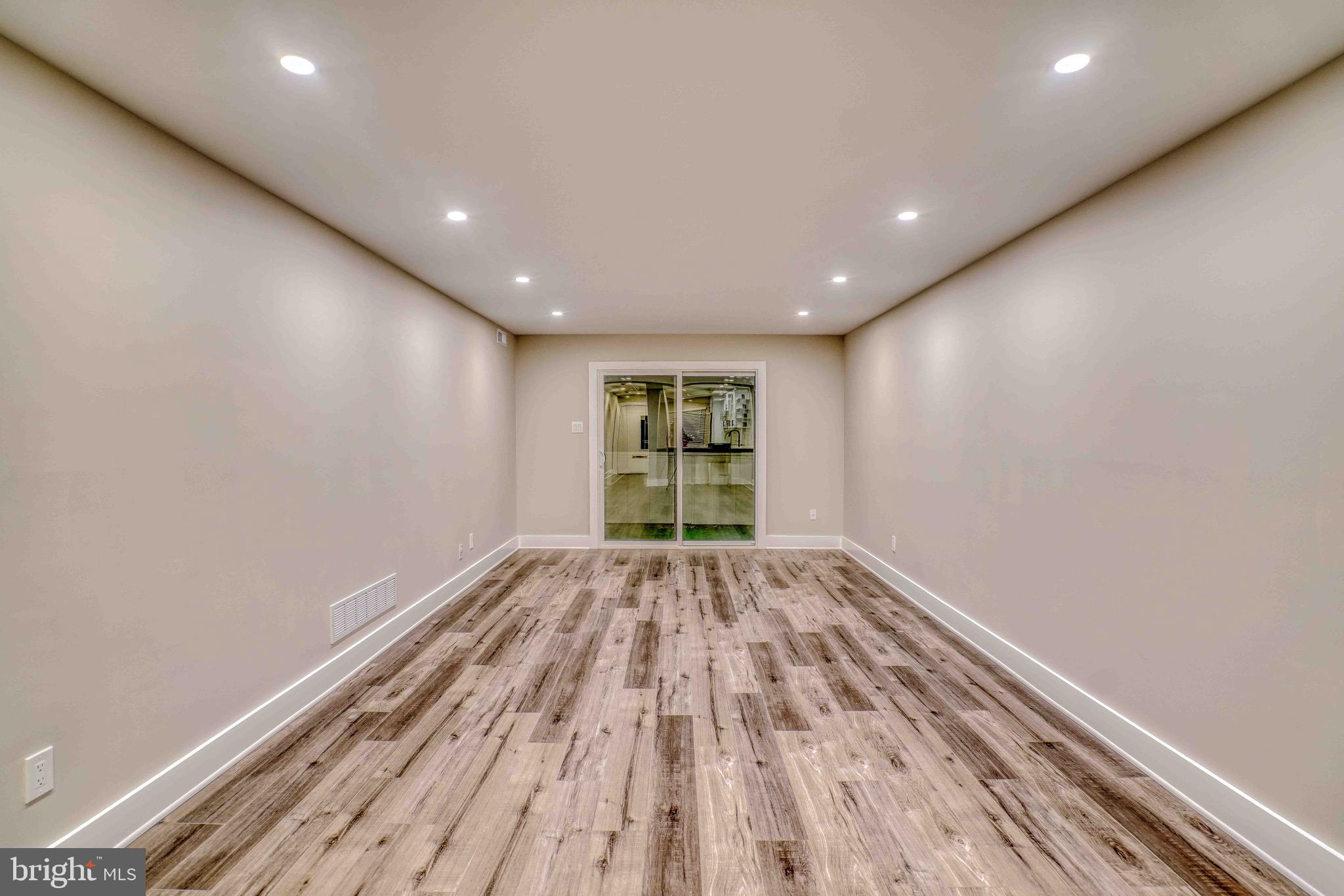 SUMMIT HOUSE - Residential