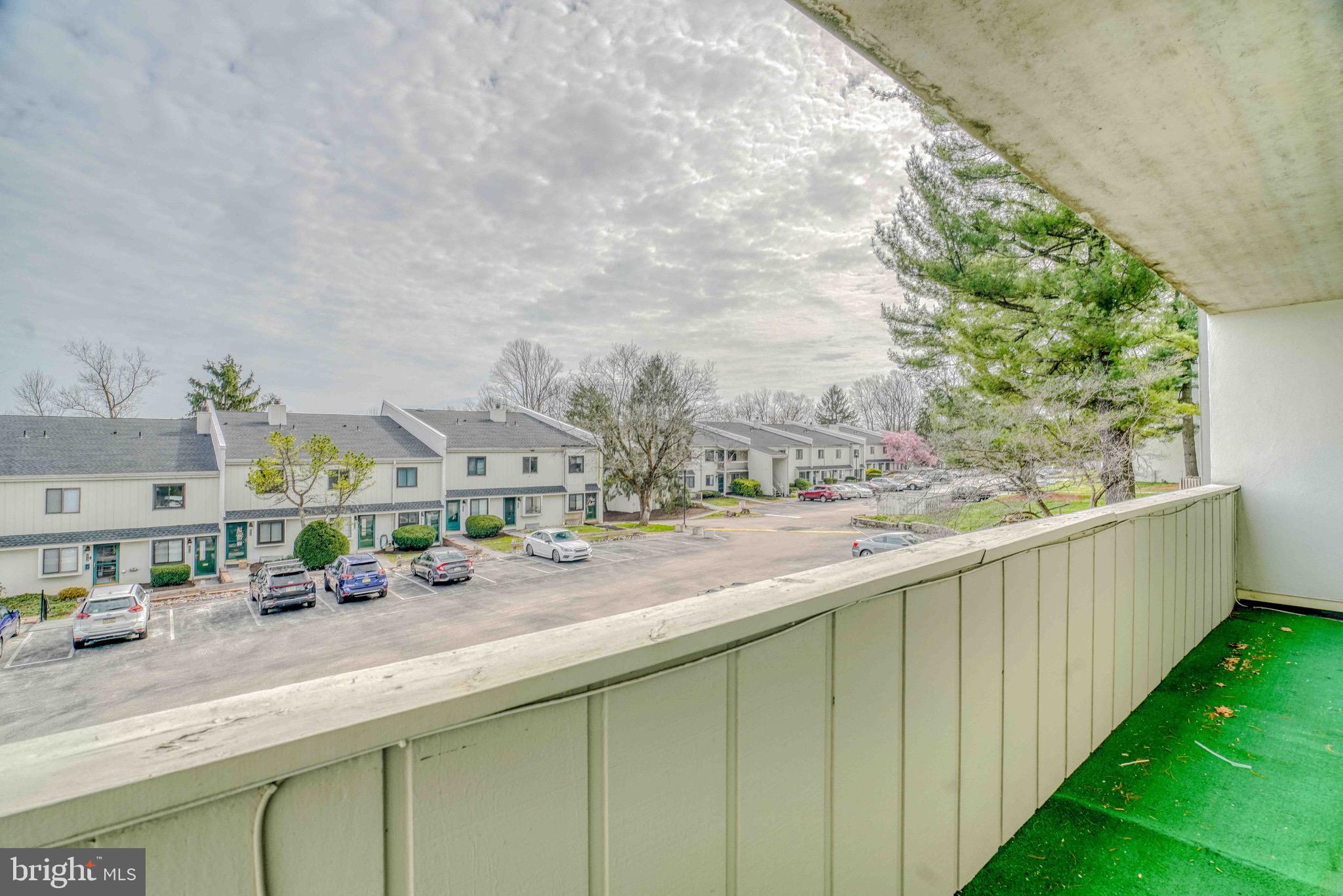 SUMMIT HOUSE - Residential