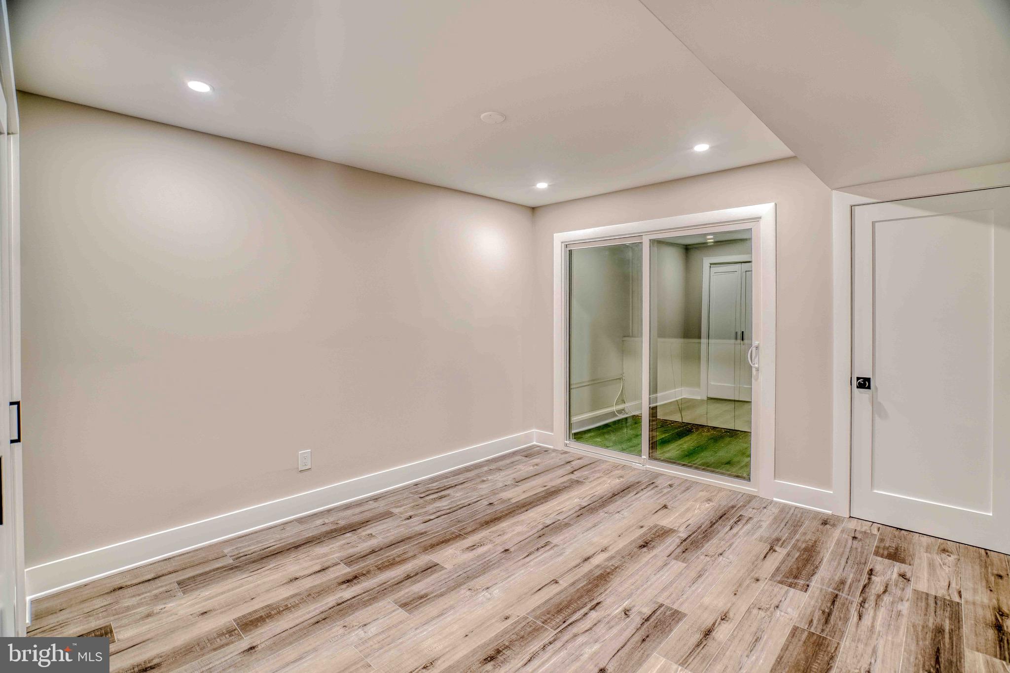 SUMMIT HOUSE - Residential