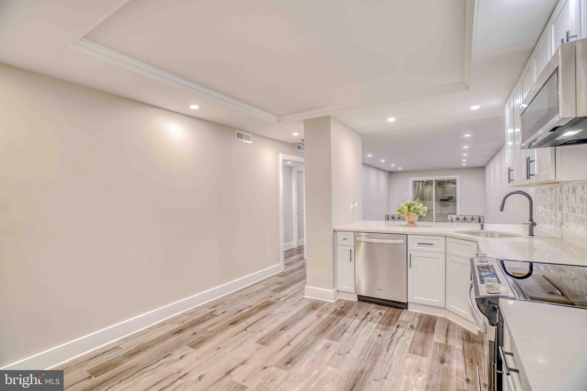 SUMMIT HOUSE - Residential