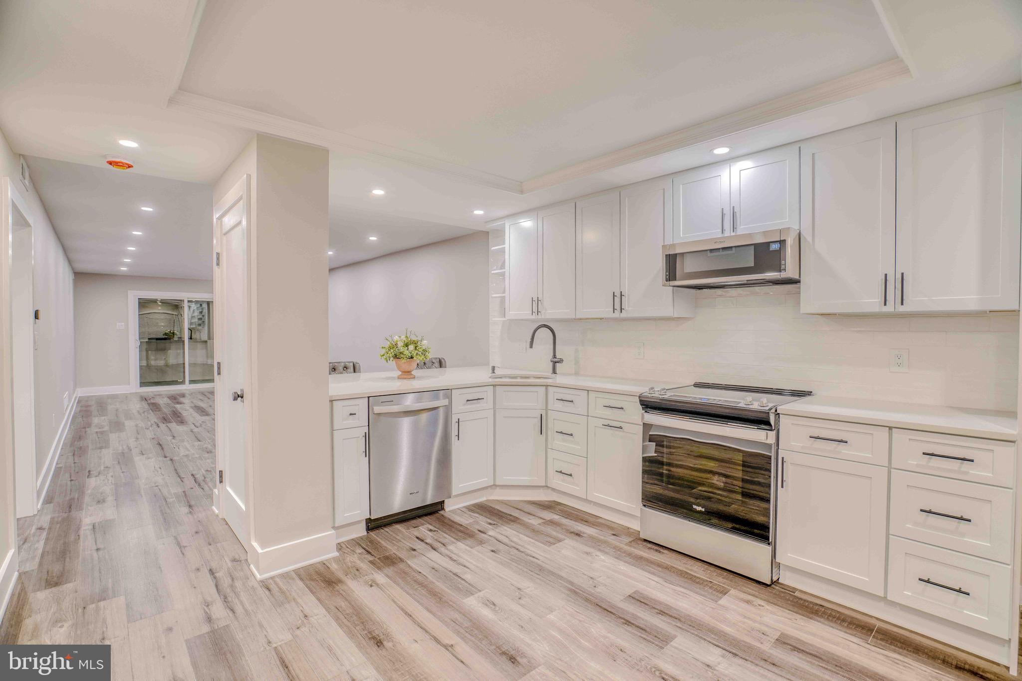 SUMMIT HOUSE - Residential