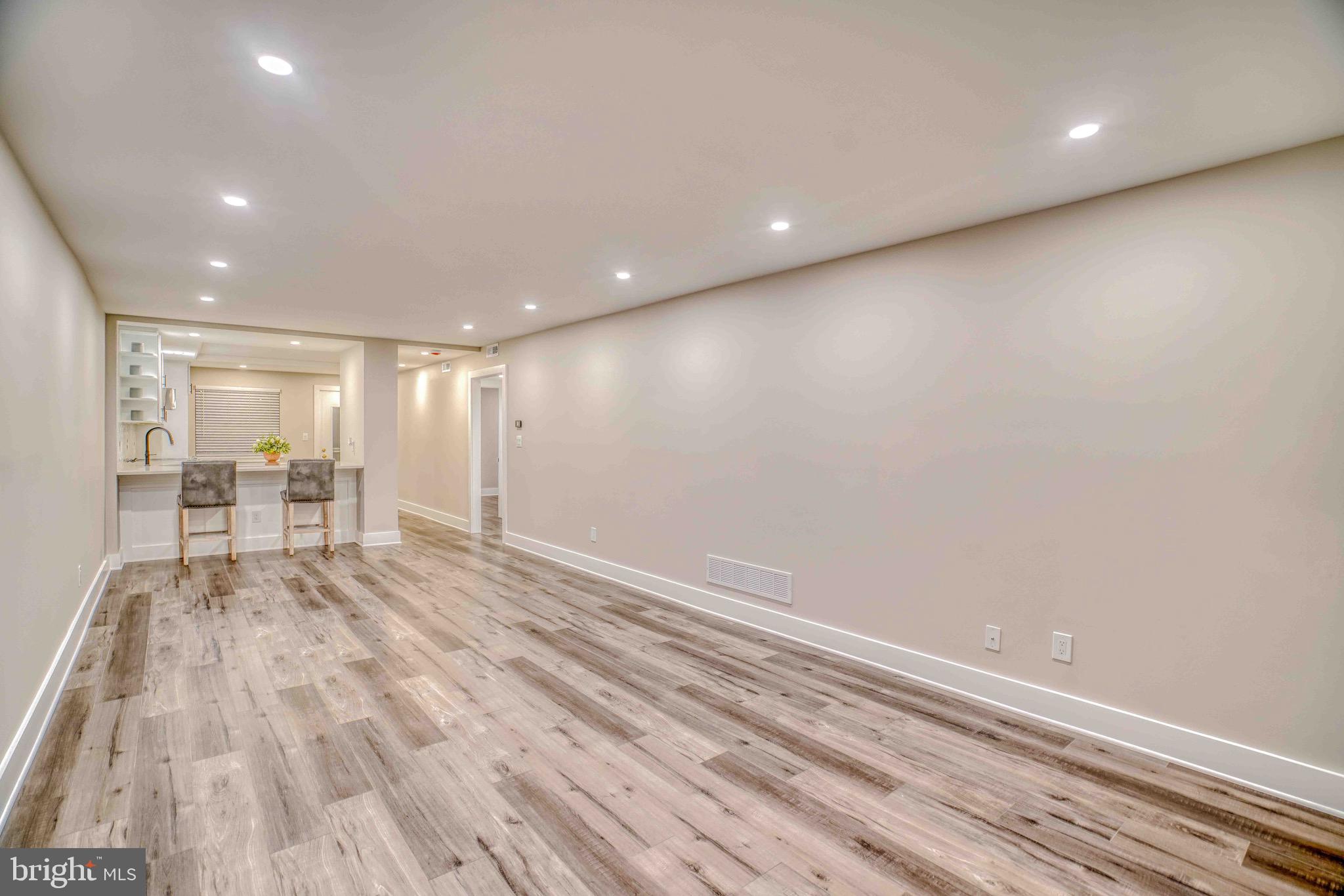 SUMMIT HOUSE - Residential